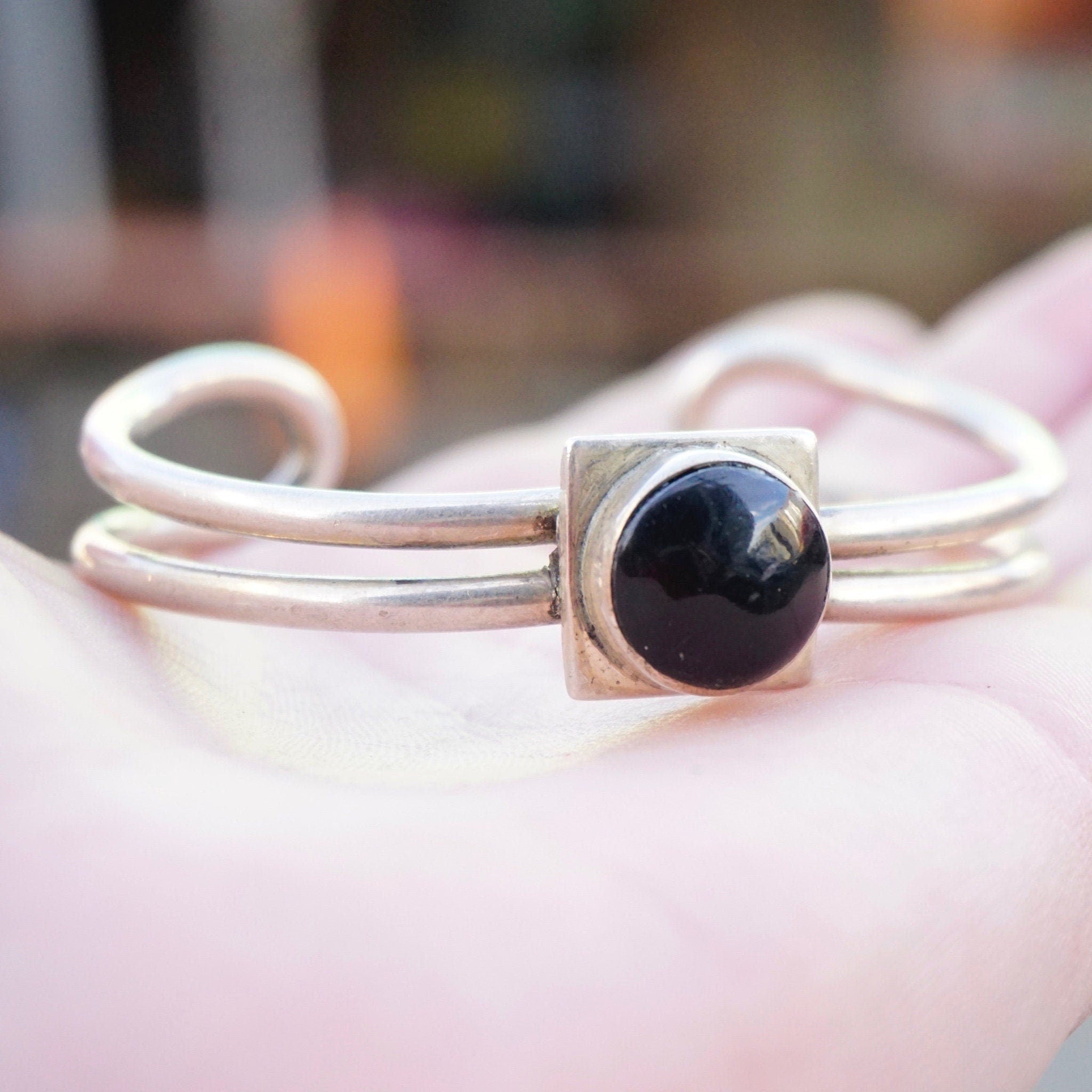 Obsidian Cuff Bracelet, Minimalist Wire Cuff With Black Stone, Silver Onyx Bracelet, Mexico 925 Jewelry