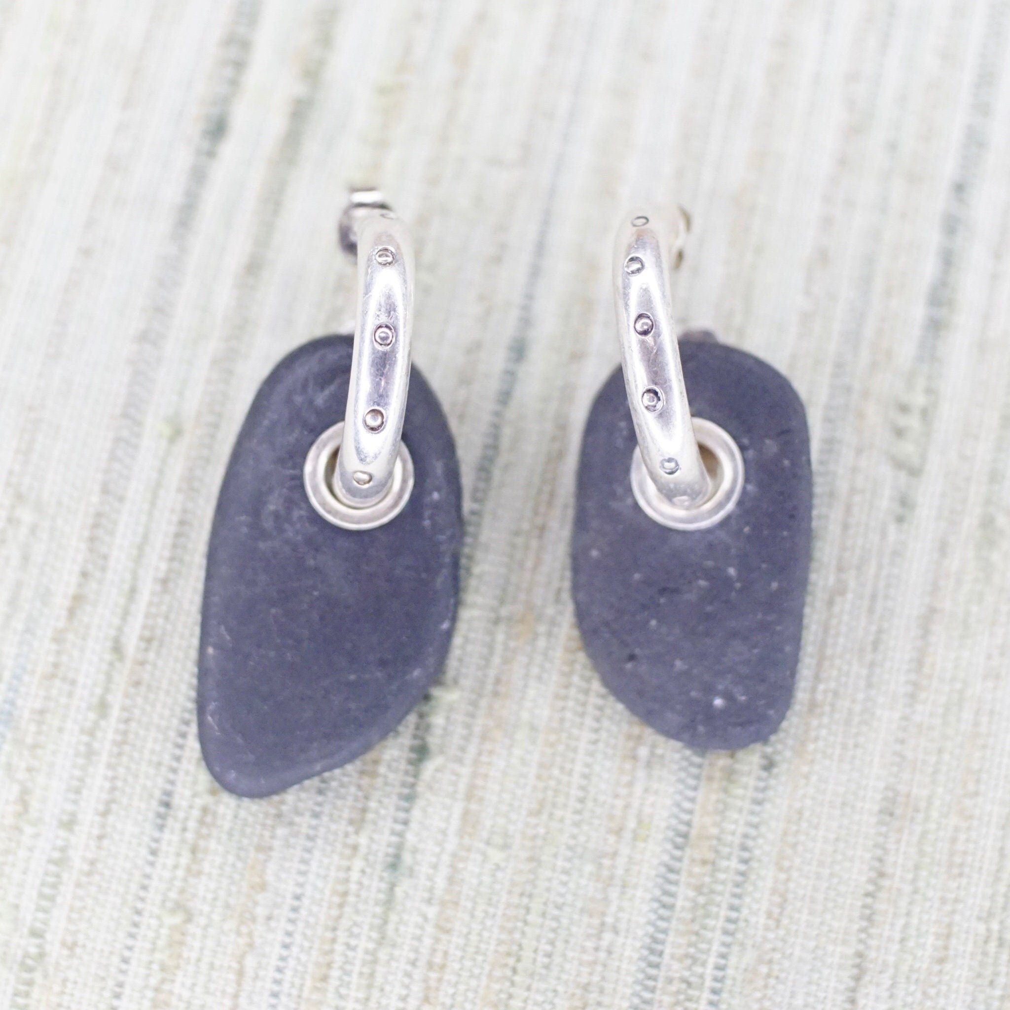 Vintage Sterling Silver Hoop Earrings With Rock Charm, Small Silver Stud Hoops With Threaded Black Stone, Artisan Statement Earrings, 925
