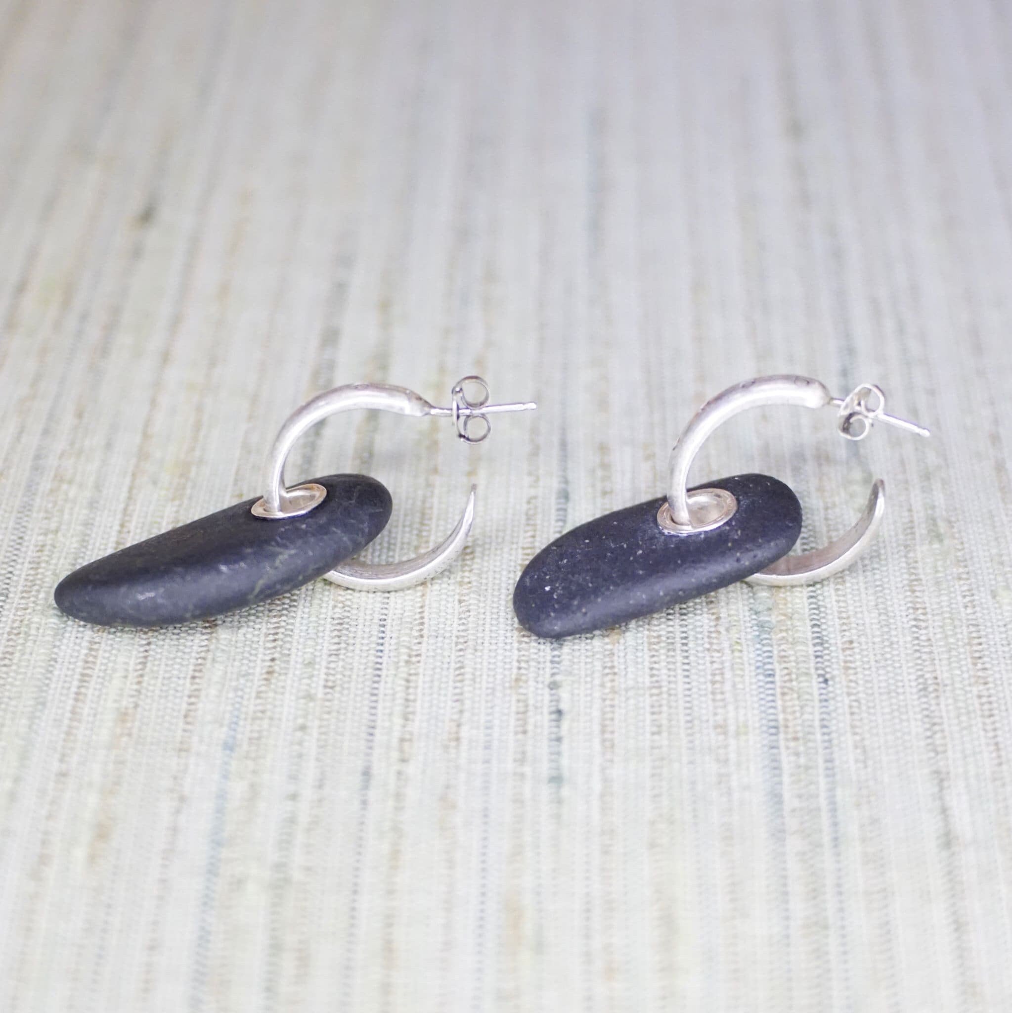 Vintage Sterling Silver Hoop Earrings With Rock Charm, Small Silver Stud Hoops With Threaded Black Stone, Artisan Statement Earrings, 925