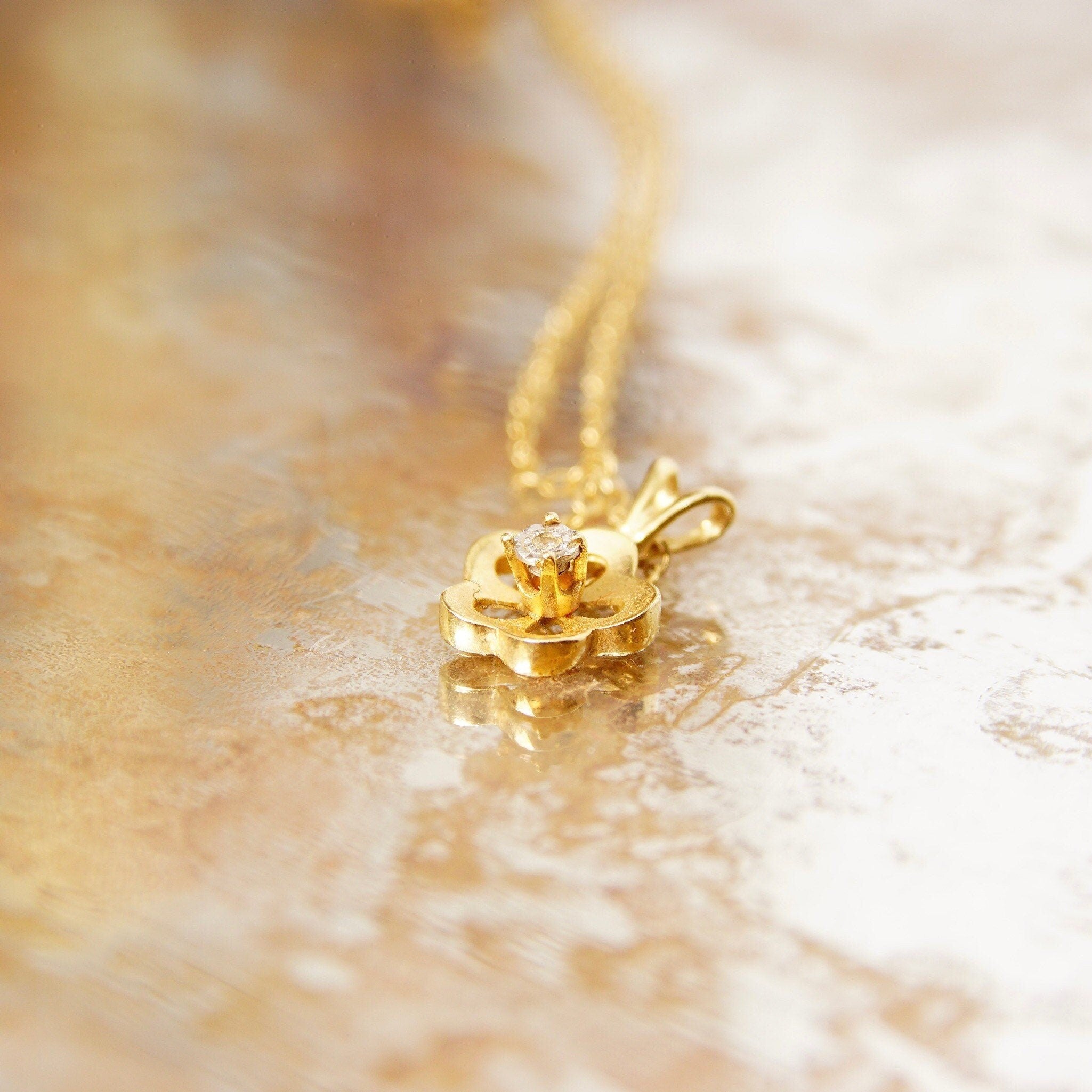 Vintage 14K Diamond Accent Solitaire Flower Pendant Necklace, Gold Flower Halo Charm, WG Setting, Dainty Gold Cable Chain, 16 3/8" L