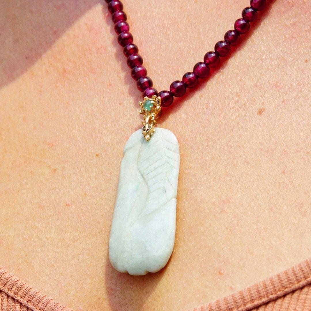 Vintage 14K Gold Carved Jade Garnet Bead Pendant Necklace, Light Green Jade, Dark Purple Garnet, 14K Filigree Clasp & Pendant Bail, 19" Long