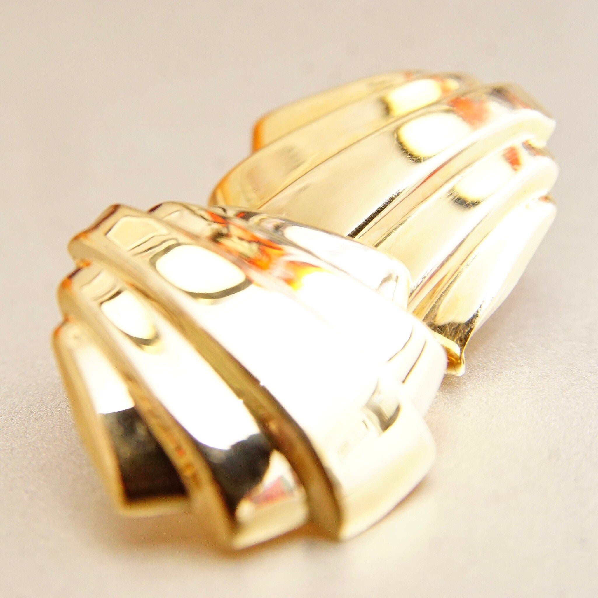Vintage 14K Gold Art Deco Stud Earrings, Scalloped Yellow Gold Earrings, Raised/Tiered Design, Miami Art Deco, Polished 585 Studs, 21mm