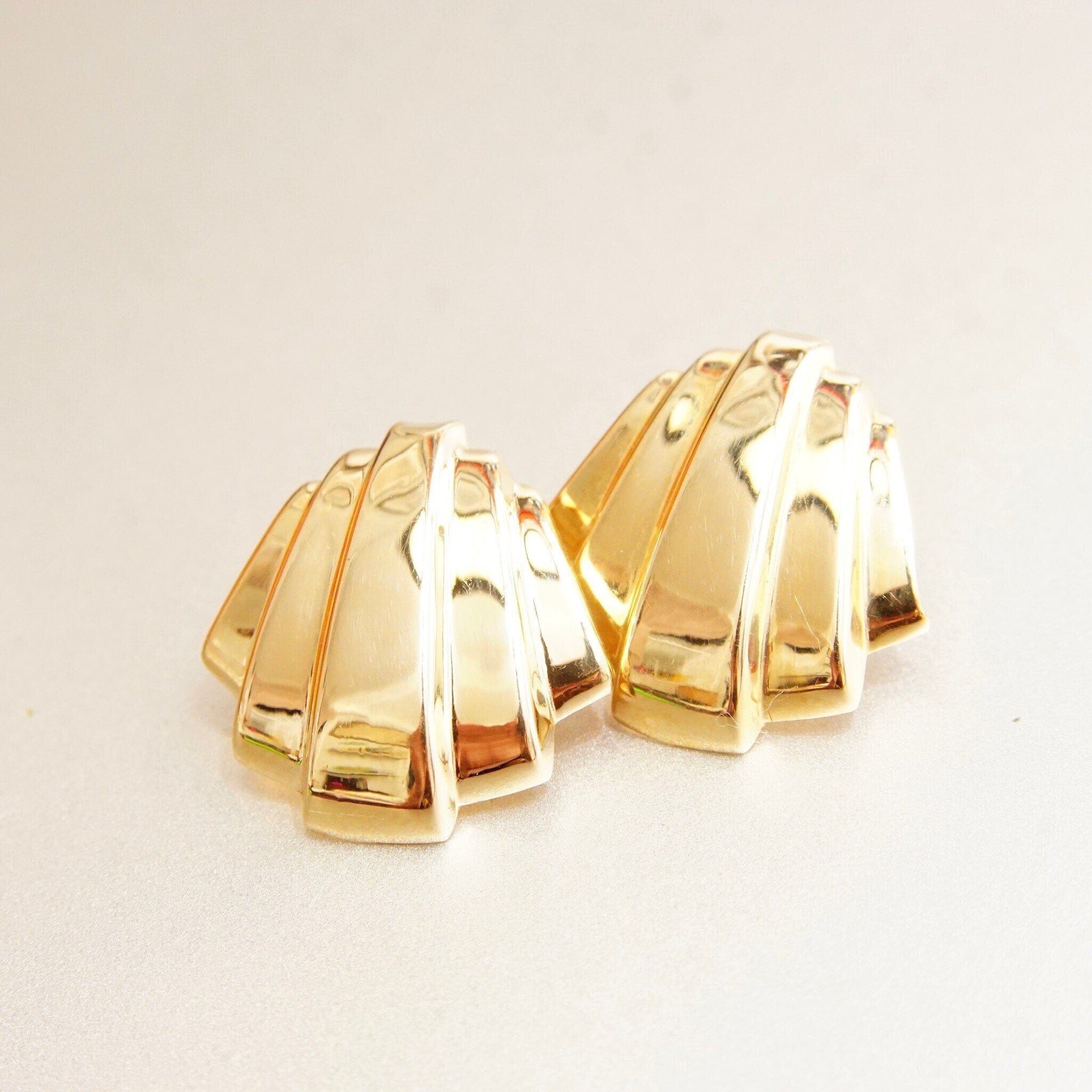 Vintage 14K Gold Art Deco Stud Earrings, Scalloped Yellow Gold Earrings, Raised/Tiered Design, Miami Art Deco, Polished 585 Studs, 21mm