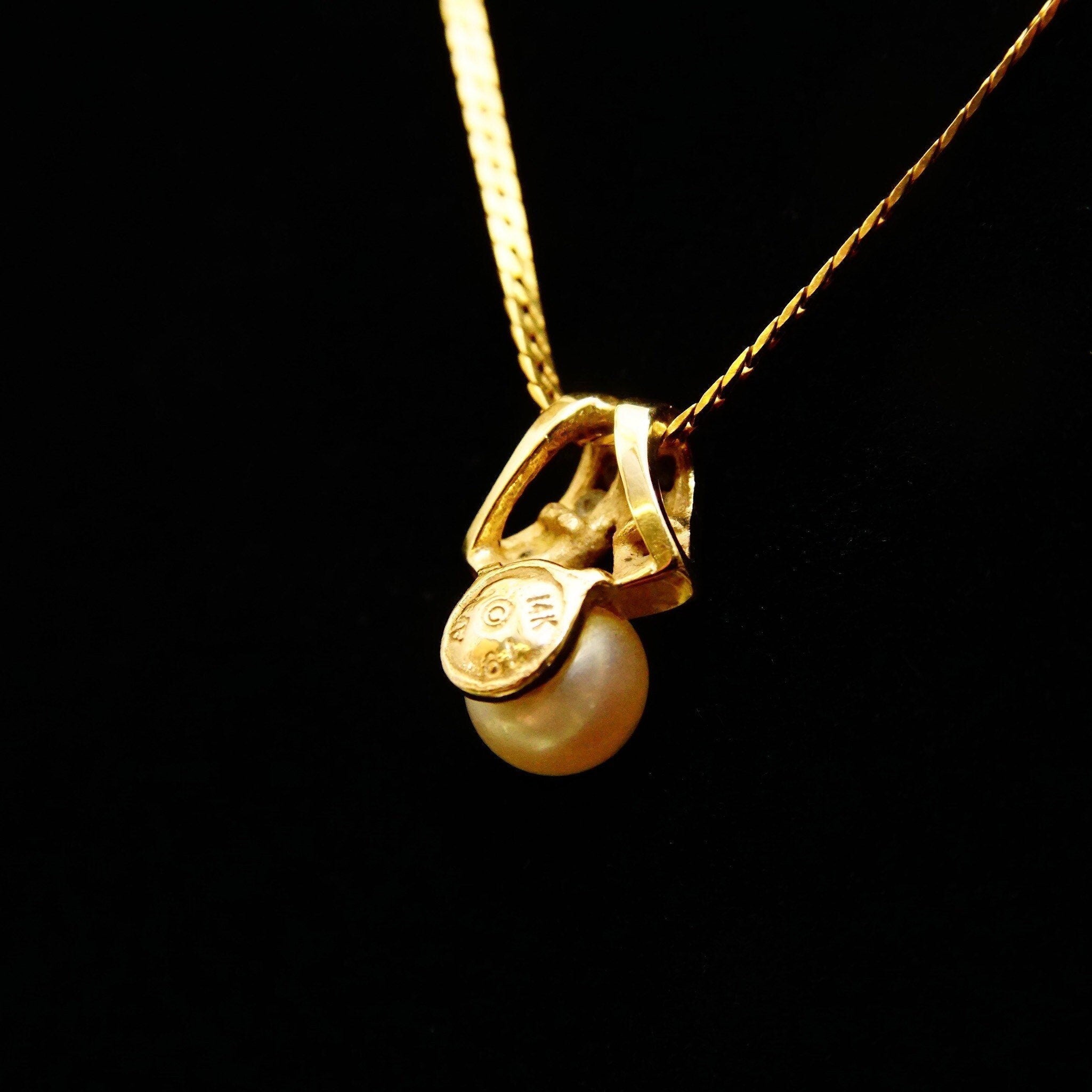 Vintage 14K Pearl Solitaire Diamond Accent Pendant, Yellow Gold (8) Diamond Pave Ribbon Setting, Dainty 585 Pendant, Elegant, 16 1/2" Long