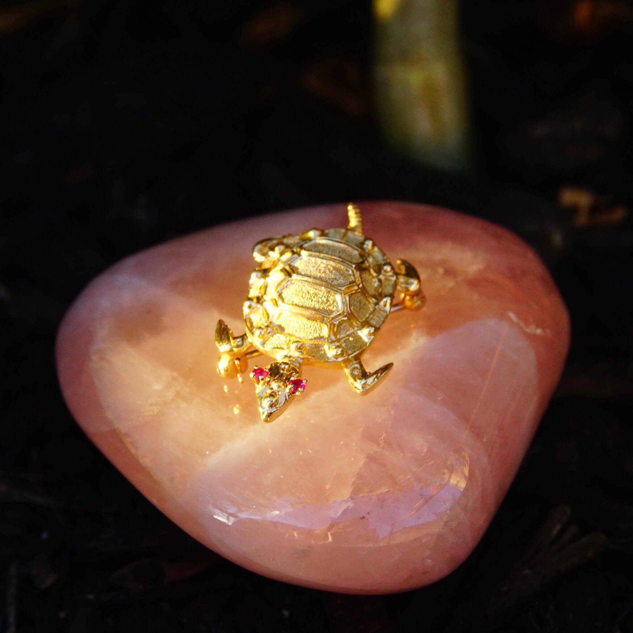 Vintage 14K Yellow Gold Ruby Eyed Turtle Brooch, Cute Turtle Pin With Small Ruby Gemstones, Animal Jewelry, 585