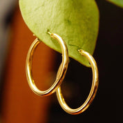 Vintage 14K Yellow Gold Hoop Earrings, 3mm Hollow Tubes, Medium Sized Hoops, Hinged Earring Post, 585 Jewelry, Lightweight Hoops, 34"