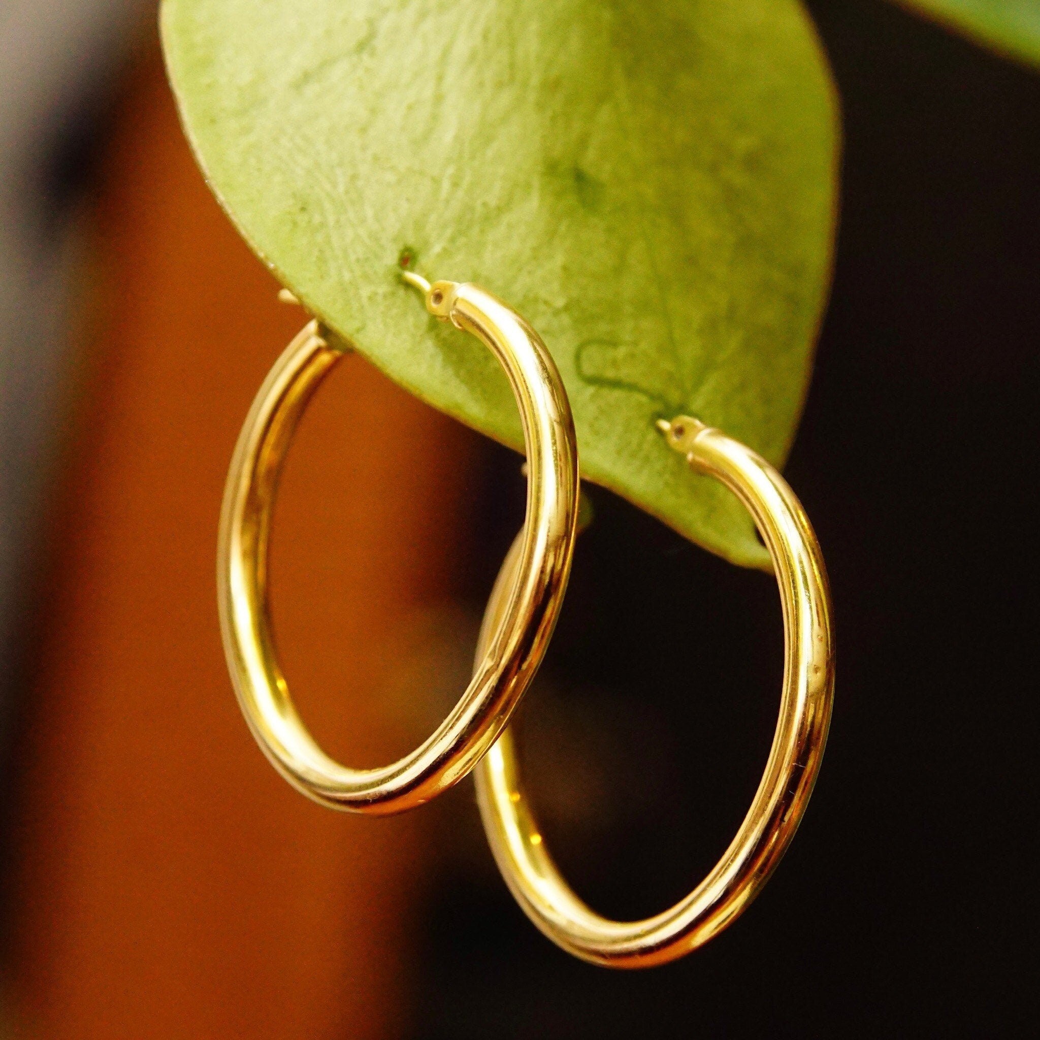 Vintage 14K Yellow Gold Hoop Earrings, 3mm Hollow Tubes, Medium Sized Hoops, Hinged Earring Post, 585 Jewelry, Lightweight Hoops, 34"