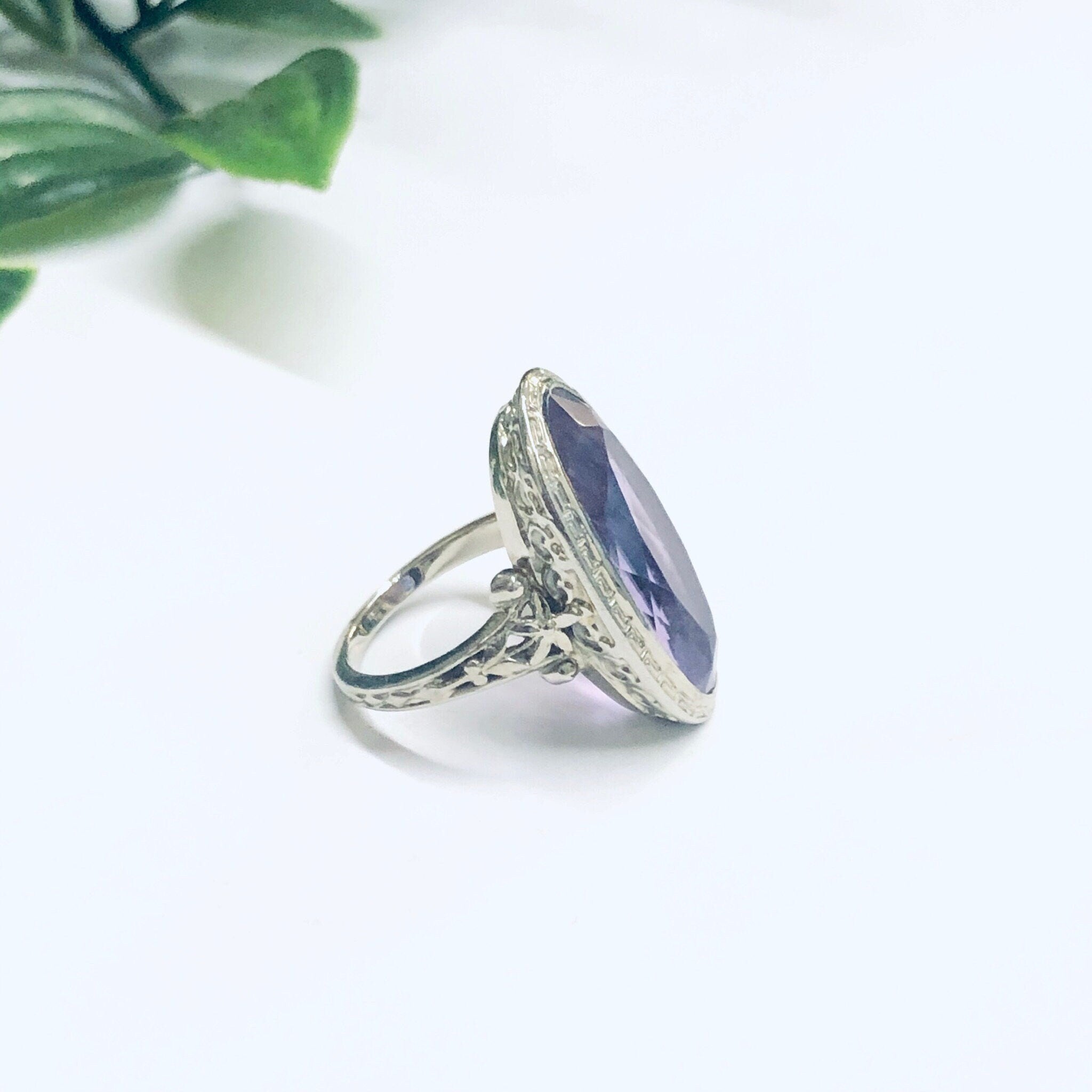 Vintage 18K White Gold Ring with Amethyst Gemstone, Amethyst Jewelry, White Gold Ring, 18K Jewelry, Engagement Ring