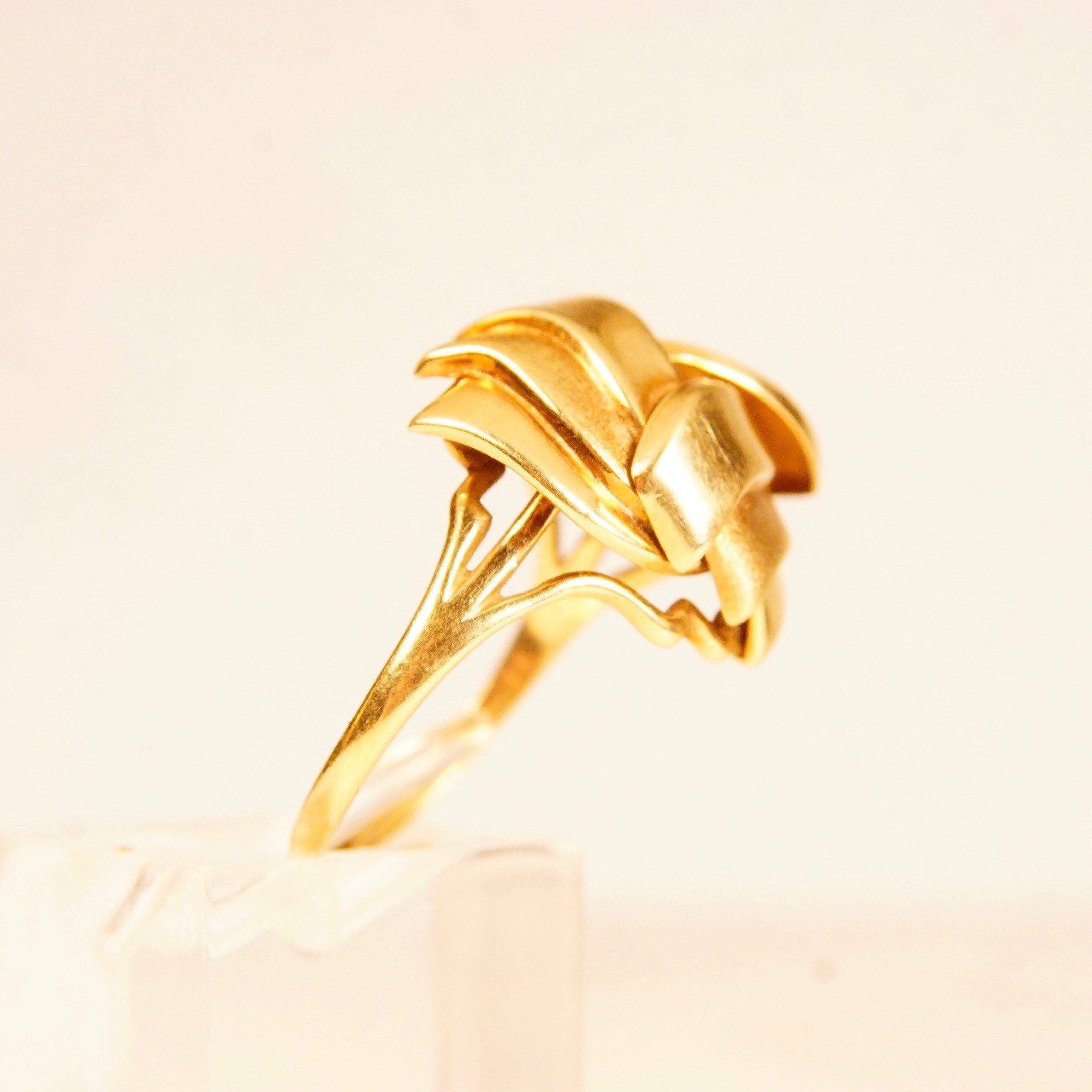 Vintage 585 GERMANY Yellow Gold Layered Dome Ring, Abstract Swirl Dome Ring, Ribbon Wreath Design, Chunky Gold Ring, Size 8 3/4 US