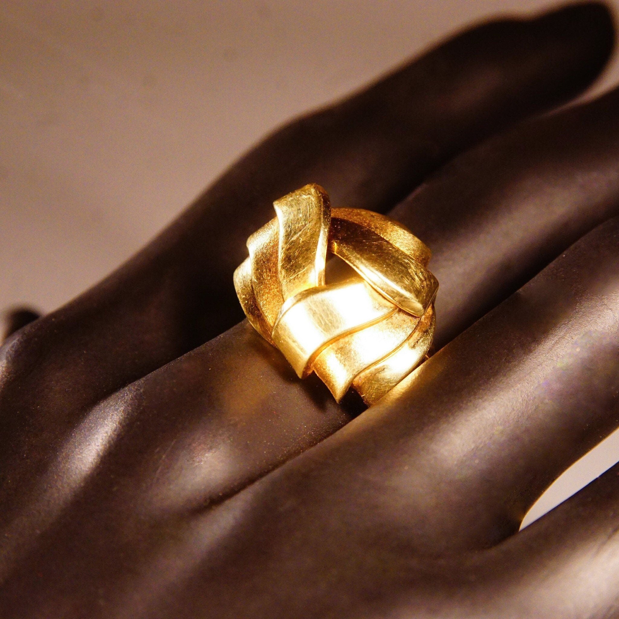 Vintage 585 GERMANY Yellow Gold Layered Dome Ring, Abstract Swirl Dome Ring, Ribbon Wreath Design, Chunky Gold Ring, Size 8 3/4 US