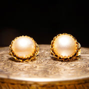 Vintage Art Deco 14K Gold Crown Pearl Earrings, 13mm Pearl Cabochon, Round Gold Ribbon Setting, 585 Hinged Screw Backs, 15mm