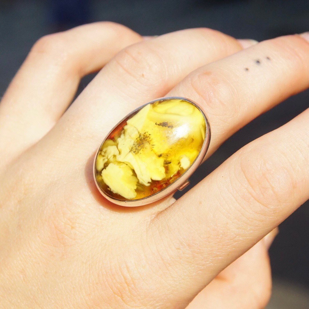 Vintage Baltic Amber Sterling Silver Ring, Large Amber Stone With Incredible Inclusions, Oval Setting, Statement Ring, Size 8 US
