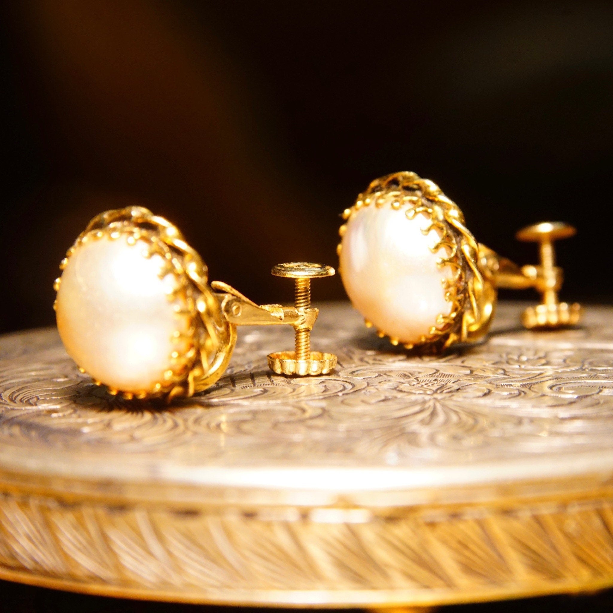 Vintage Art Deco 14K Gold Crown Pearl Earrings, 13mm Pearl Cabochon, Round Gold Ribbon Setting, 585 Hinged Screw Backs, 15mm