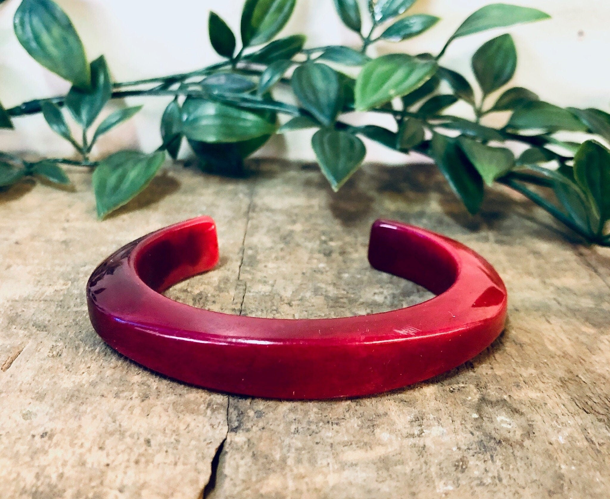 Vintage Bracelet, Cuff Bracelet, Red Jewelry, Red Bracelet, Small Cuff, Vintage Jewelry, Bakelite Jewelry, Marble Jewelry, Dark Red, Plastic