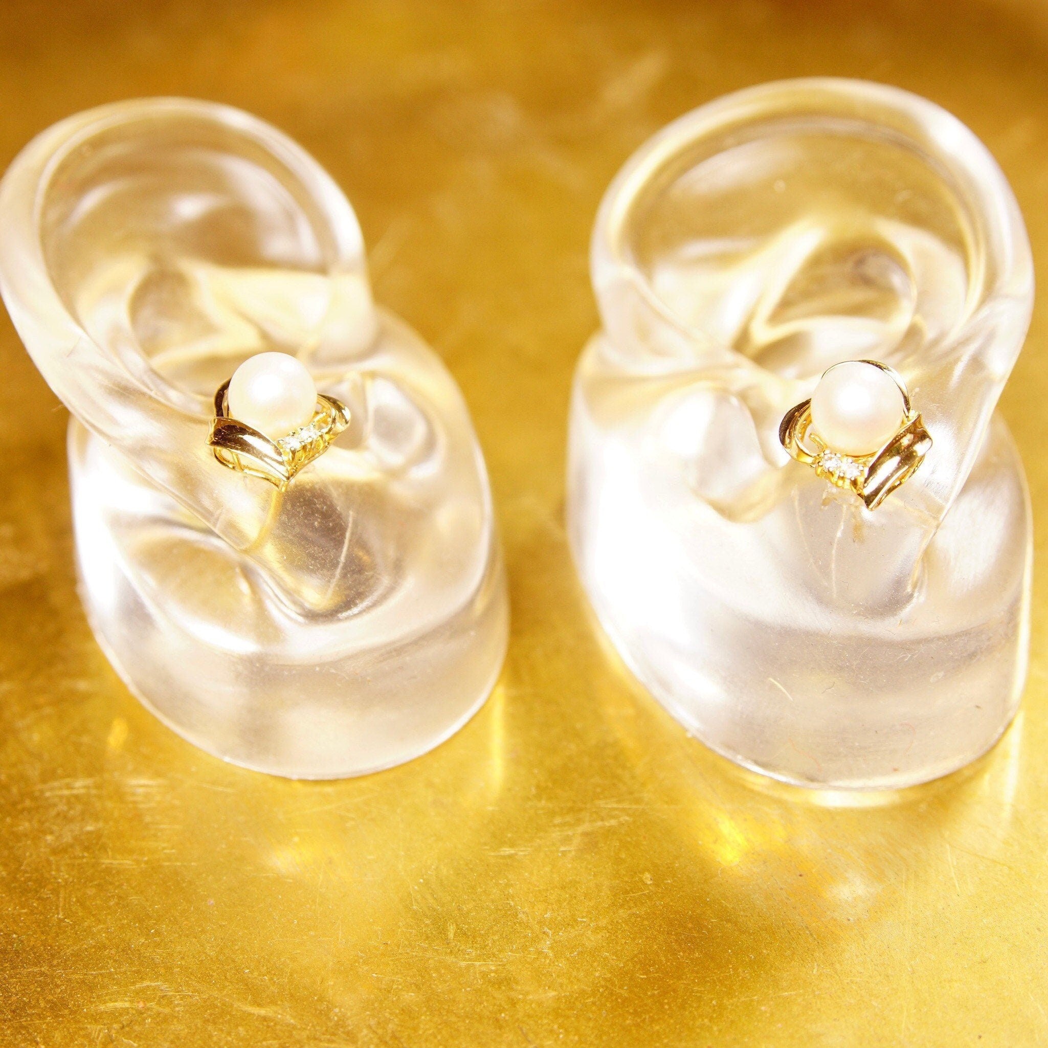 Vintage Classic 14K Gold Pearl Diamond Accent Stud Earrings, Yellow Gold Ribbon Wreath Setting, 2-Diamond Accent, Natural Round Pearls, 585