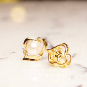 Vintage Classic 14K Gold Pearl Diamond Accent Stud Earrings, Yellow Gold Ribbon Wreath Setting, 2-Diamond Accent, Natural Round Pearls, 585