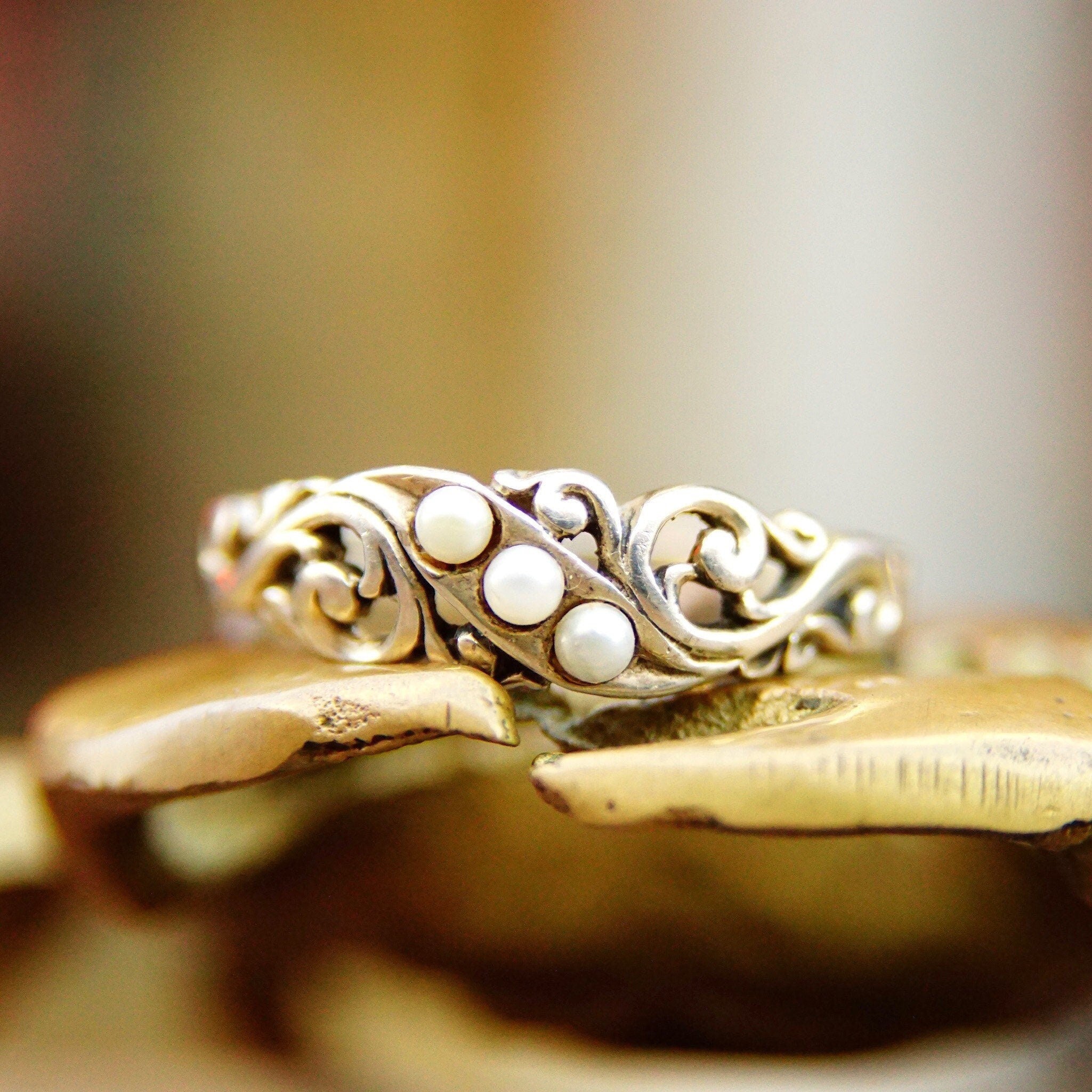 Vintage Kabana Sterling Silver Seed Pearl Ring, Ornate Silver Fleur Ring With 3 Small Accent Pearls, 2.25mm Pearl Seed, Size 9 1/4 US