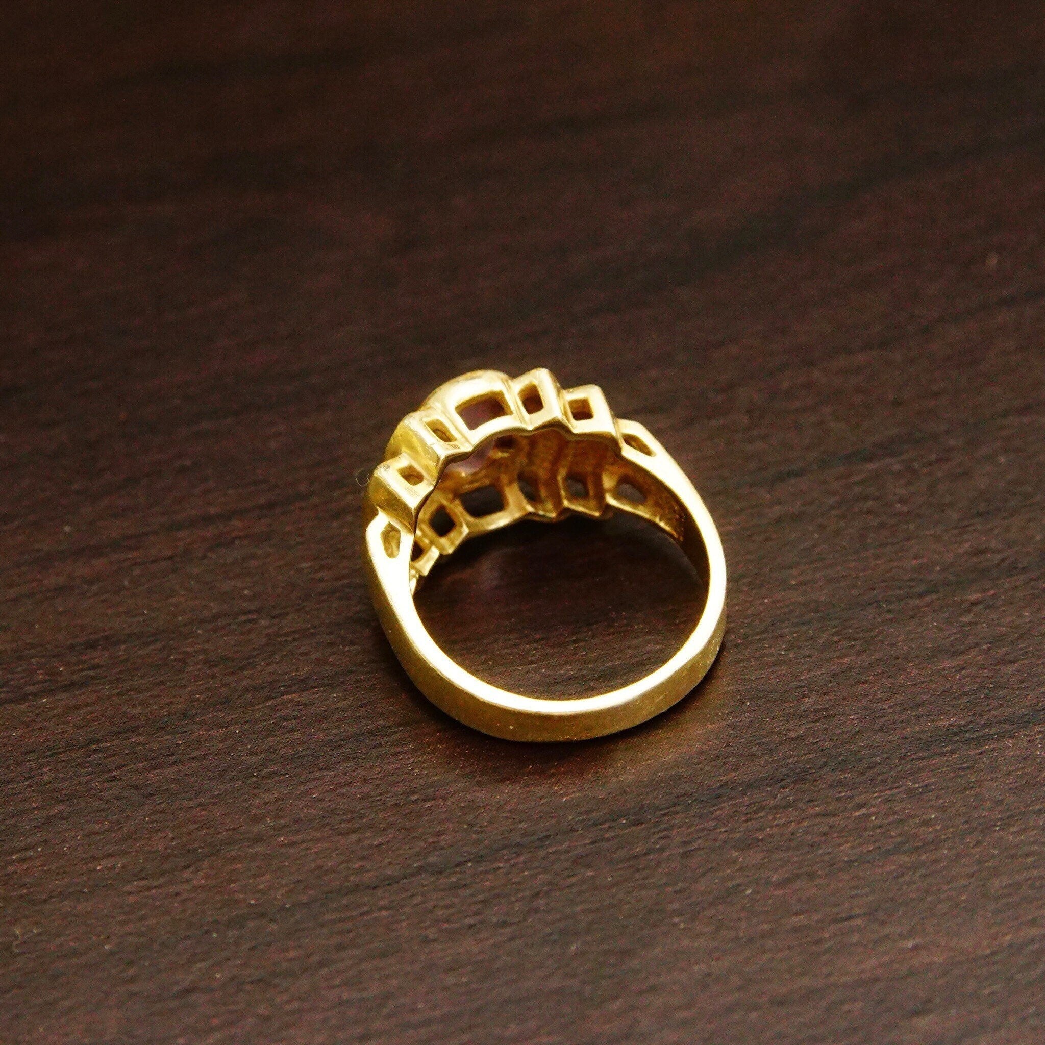 Vintage Modernist 14K Gold Amethyst Gemstone Cocktail Ring, Tiered Yellow Gold Saddle Ring, Bezel-Set Faceted Purple Gemstone, Size 7 US