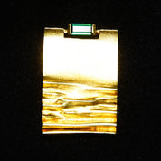 Vintage Modernist 14K Yellow Gold & Green Emerald Brooch, Emerald-Cut Gemstone, Rectangular Gold Pin W/ Crinkle Texturing, 1 5/8" L