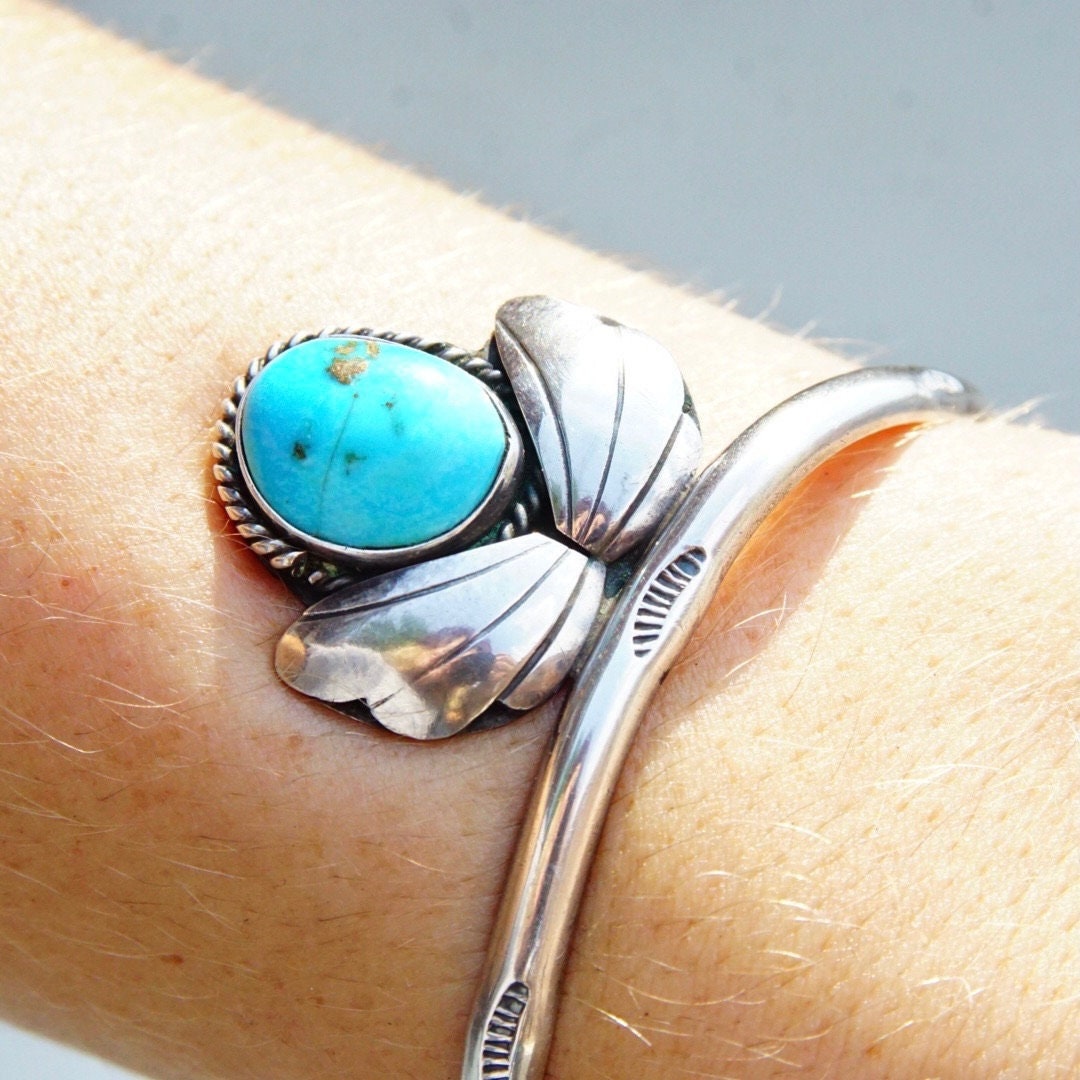 Vintage Native American Sterling Silver & Turquoise Cuff Bracelet, Modernist Hammered Silver Wire Cuff, Blue Turquoise Stone, 5/1/2" L