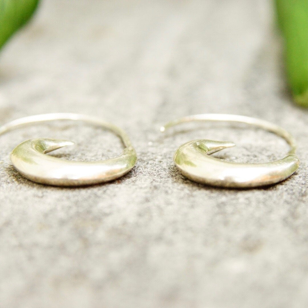Vintage Modernist Sterling Silver Spiral Earrings, Faux Gauge Earrings, Threaded Silver Swirl Hoops, Minimalist Dangle Earrings, 1 1/4" L