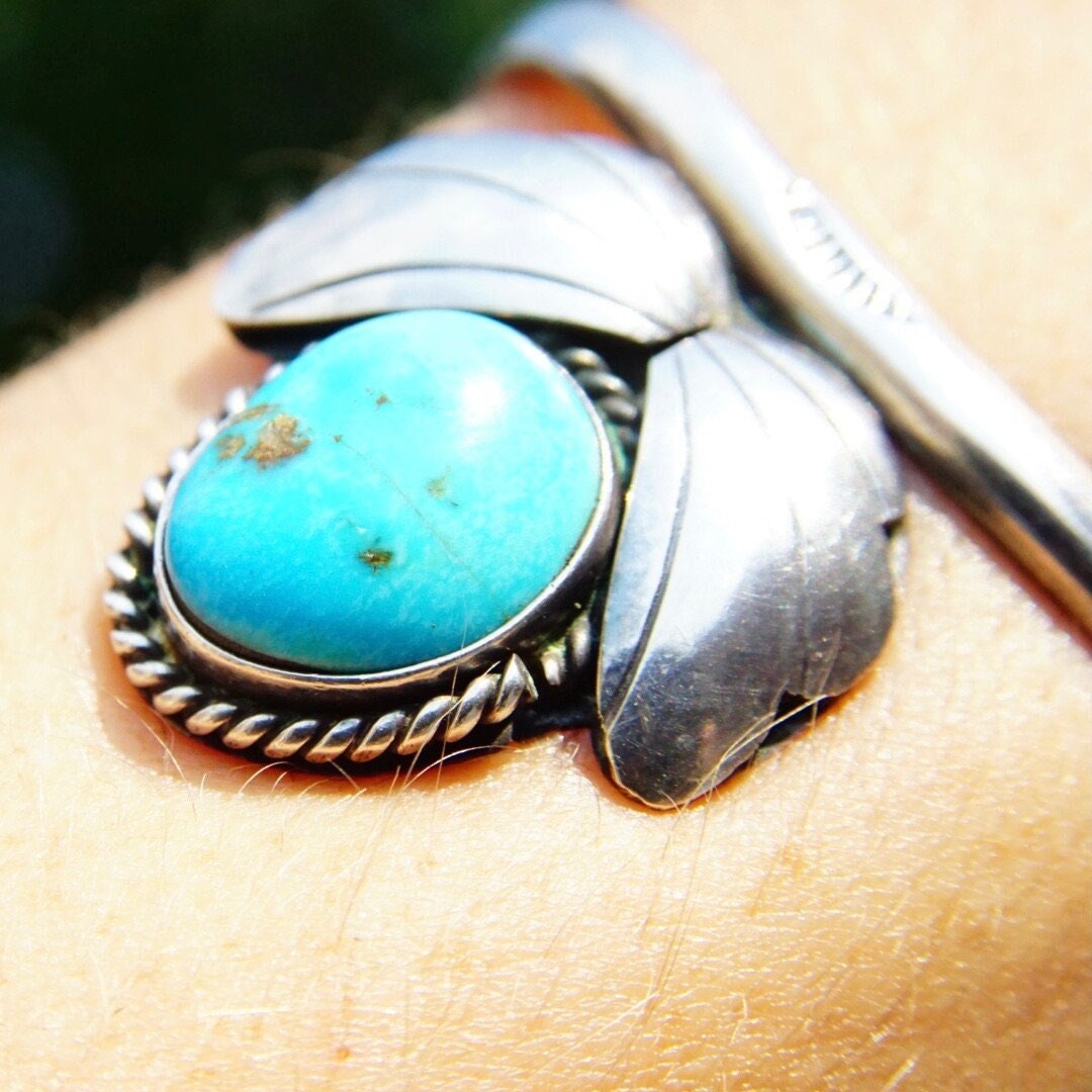 Vintage Native American Sterling Silver & Turquoise Cuff Bracelet, Modernist Hammered Silver Wire Cuff, Blue Turquoise Stone, 5/1/2" L