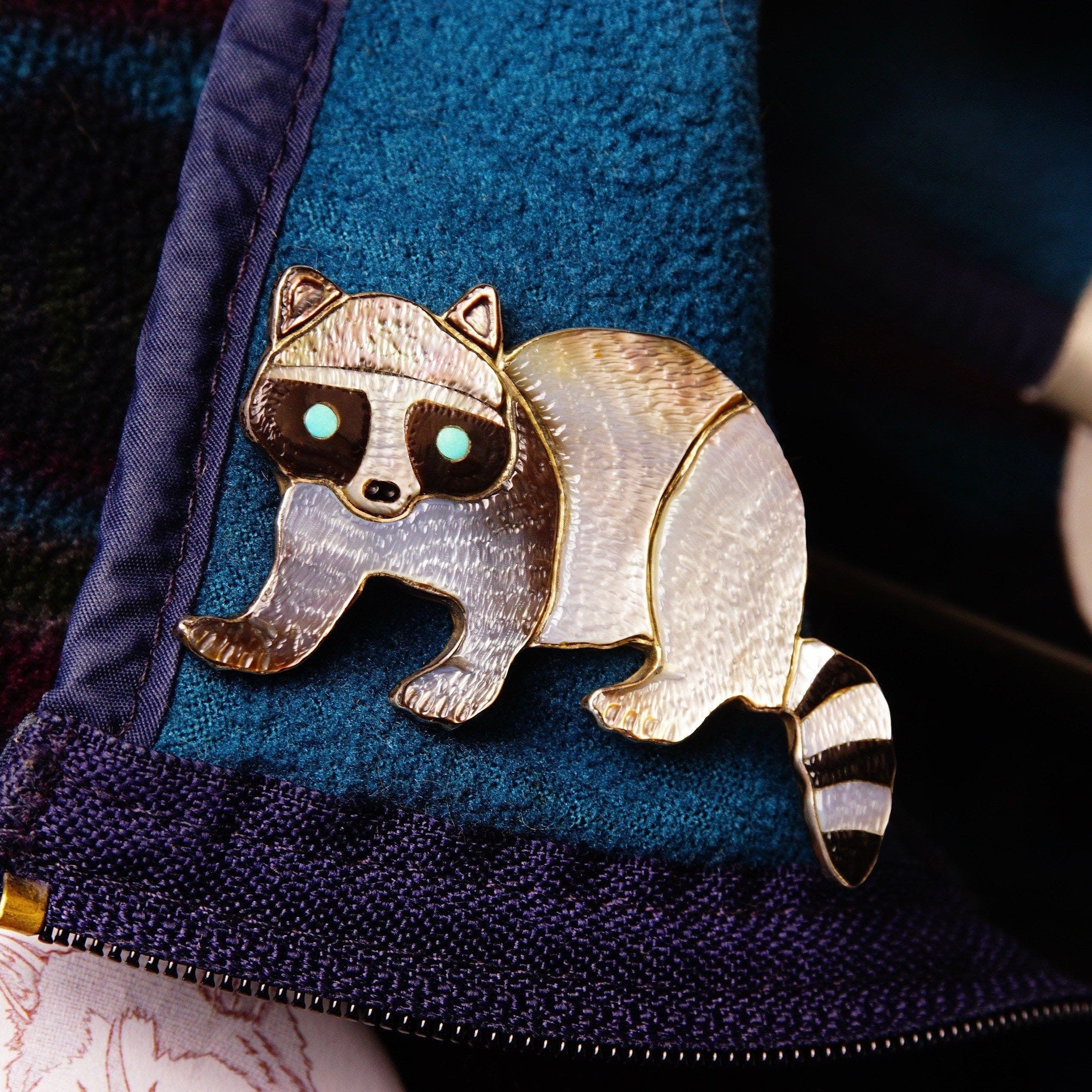 Vintage Signed Sterling Silver Shell Inlay Raccoon Brooch Pendant, Engraved Shell/Composite, Turquoise Eyes, Animal Lovers, 2 3/8" W