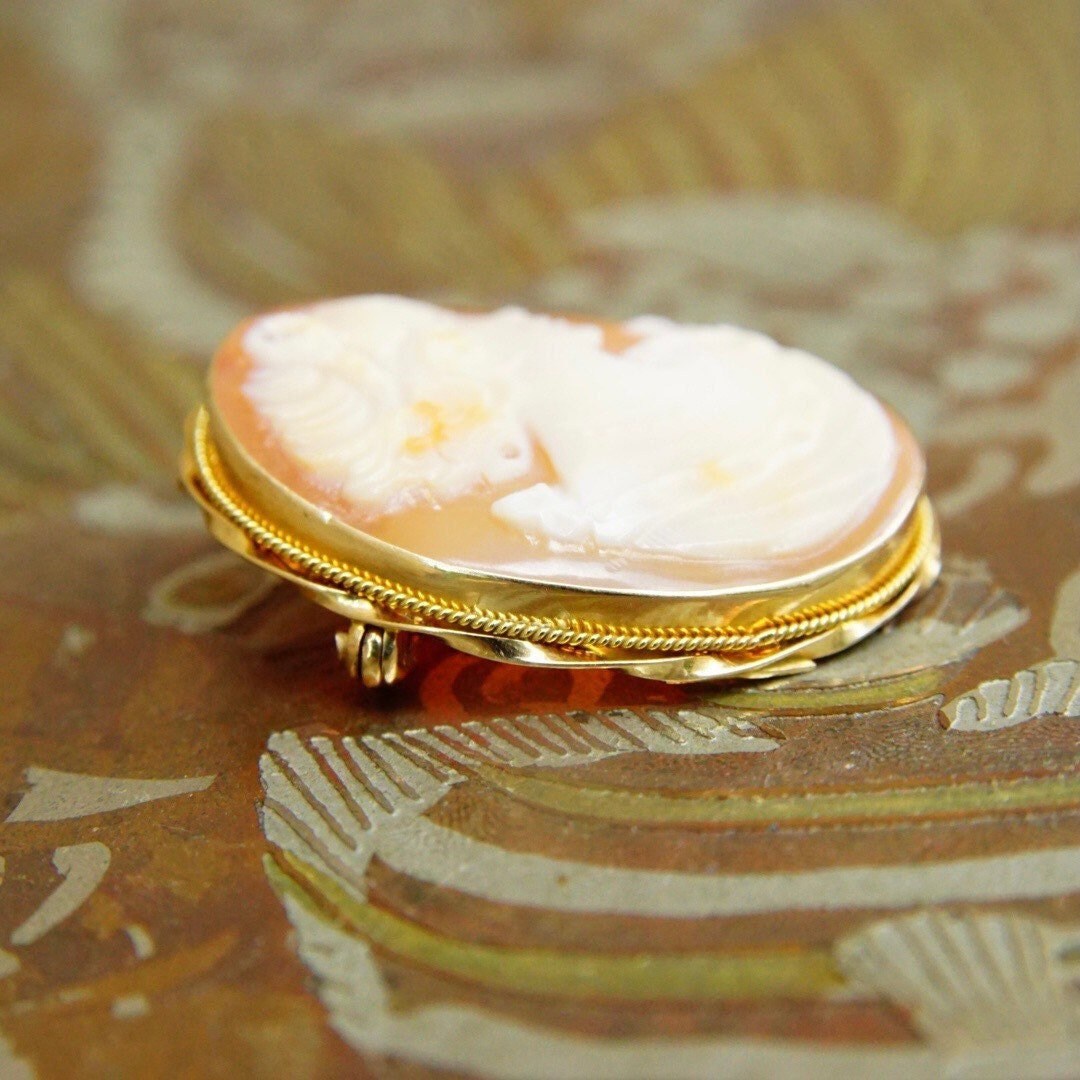 Vintage 14K Gold Cameo Pendant/Brooch, Classic Relief Lady Cameo, Carved Shell Brooch, Yellow Gold Cameo Pendant, Signed 14KT