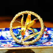 Vintage 18K Yellow Gold Enamel Flower & Accent Diamond Brooch, .06 CT Brilliant Diamond, Stipple Textured Gold Circle Pin, 1 1/2" Diameter