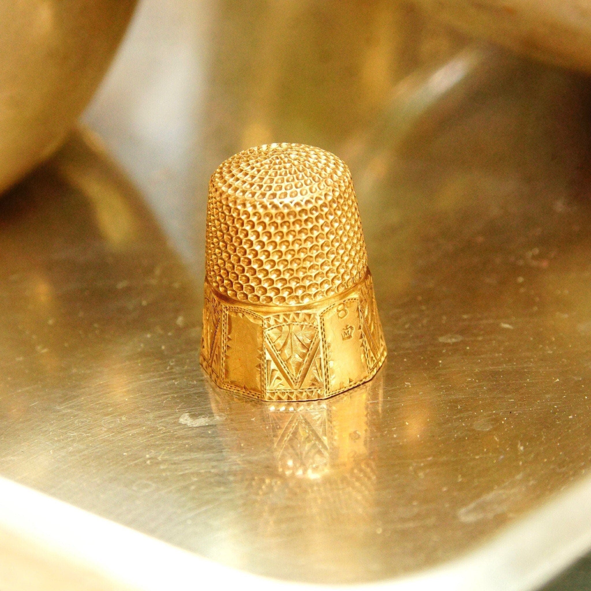 Antique Edwardian 9ct Rose Gold Engraved Thimble, Hand-Etched Designs, Monogramed 'LGW', Stippled Cap, Early 19th Century Sewing Accessories