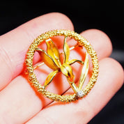 Vintage 18K Yellow Gold Enamel Flower & Accent Diamond Brooch, .06 CT Brilliant Diamond, Stipple Textured Gold Circle Pin, 1 1/2" Diameter