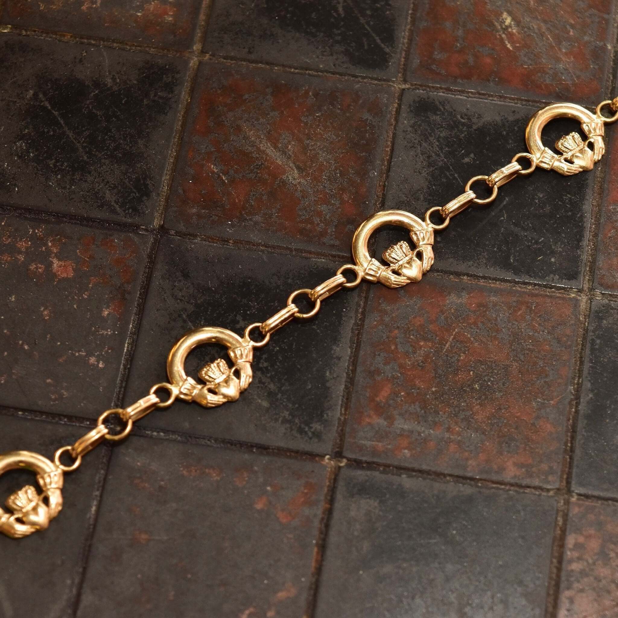 14K Irish Claddagh Link Bracelet In Yellow Gold, Symbol Of Love, Loyalty & Friendship, Vintage Jewelry, 7 3/4" L