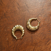 14K Scallop Hoop Earrings, Yellow Gold Round Puff Hoops, Wreath/Ribbon Motif, Estate Jewelry, 1 1/4"