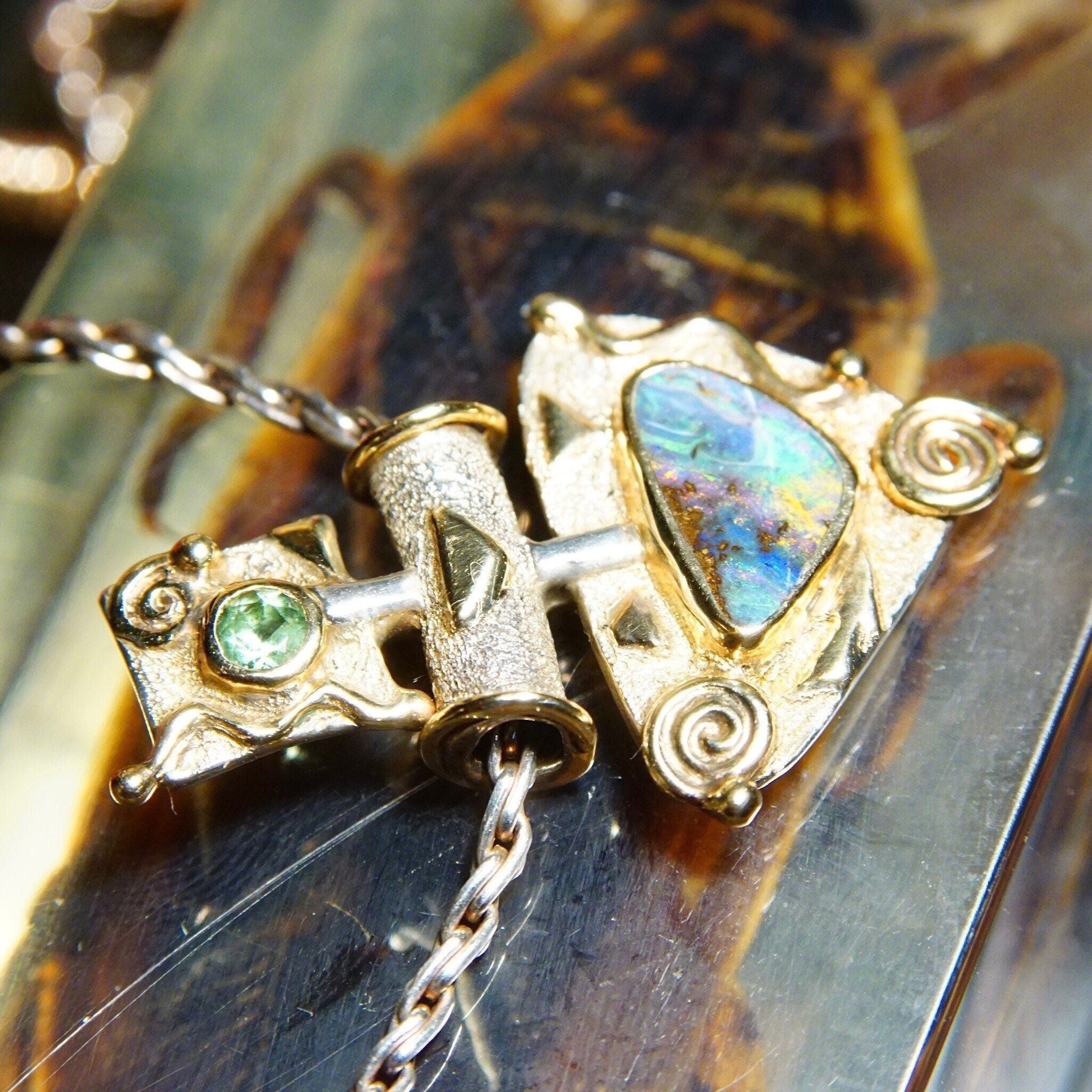 Vintage Modernist 14K White & Yellow Gold Art Glass Gemstone Pendant Necklace, Spiral Zig-Zag Details, 2mm Rope Chain, 19 1/8" L - Good's Vintage