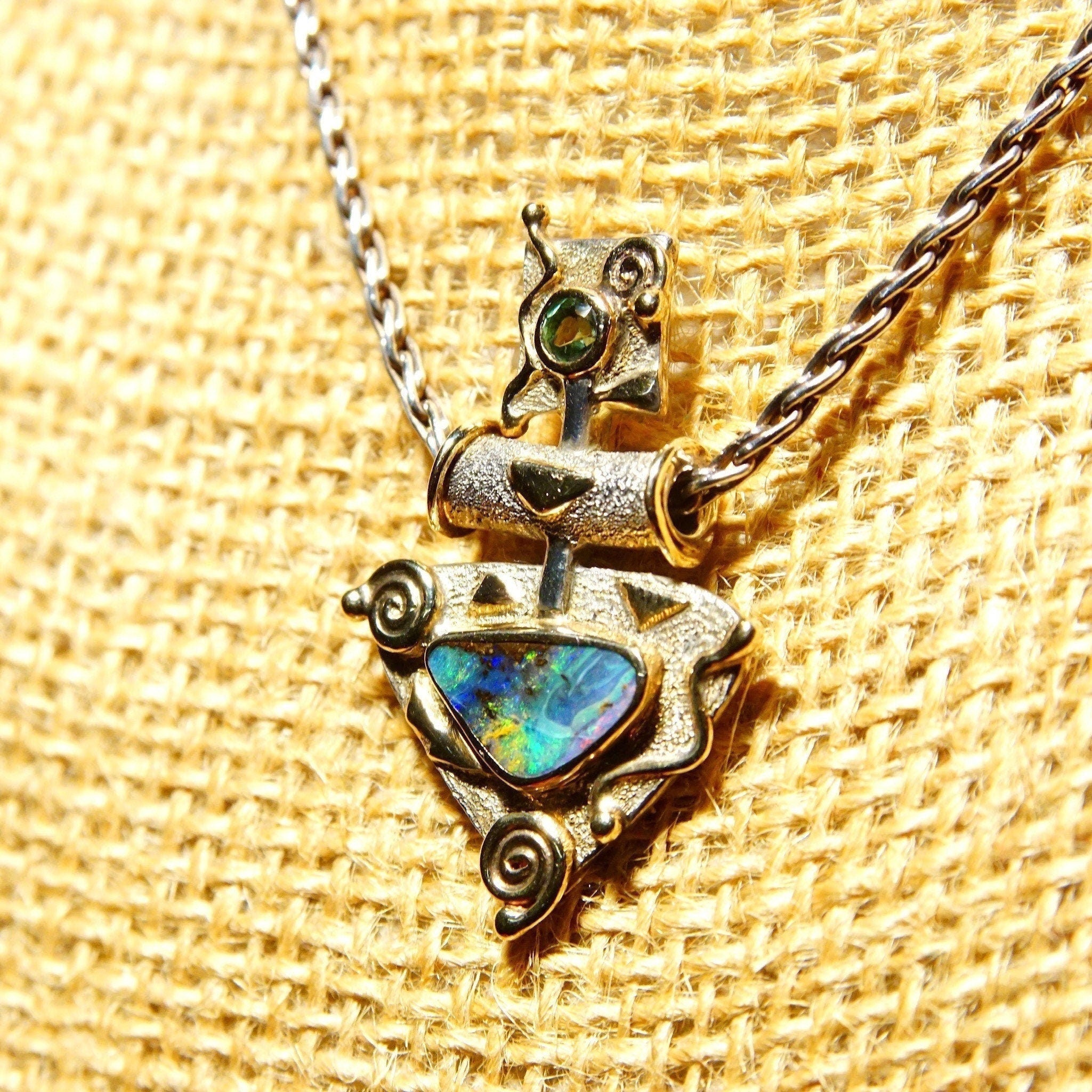 Vintage Modernist 14K White & Yellow Gold Art Glass Gemstone Pendant Necklace, Spiral Zig-Zag Details, 2mm Rope Chain, 19 1/8" L - Good's Vintage