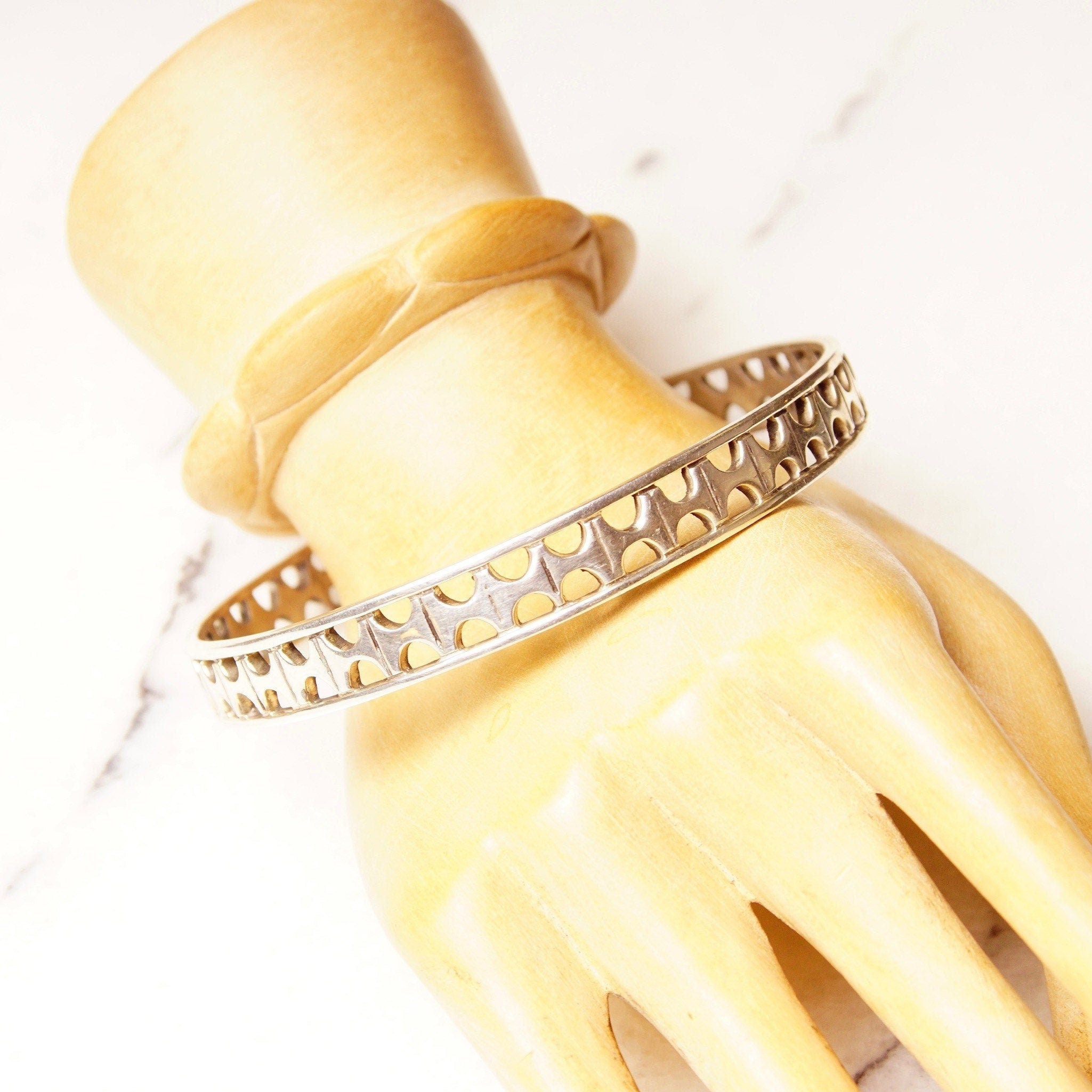 Vintage TAXCO Sterling Silver Cut-Out Bangle Bracelet, Modernist/Bohemian Silver Bangle, Large Round Bangle, 925 Mexico, 2/34" Diameter