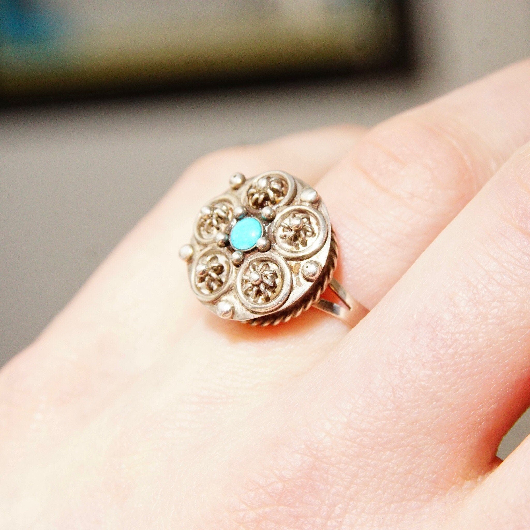 Pill Ring, Round Floral Embellished Twist-Off Cap, Secret Inner Compartment, Adjustable, AA Mexico, Size 5-10