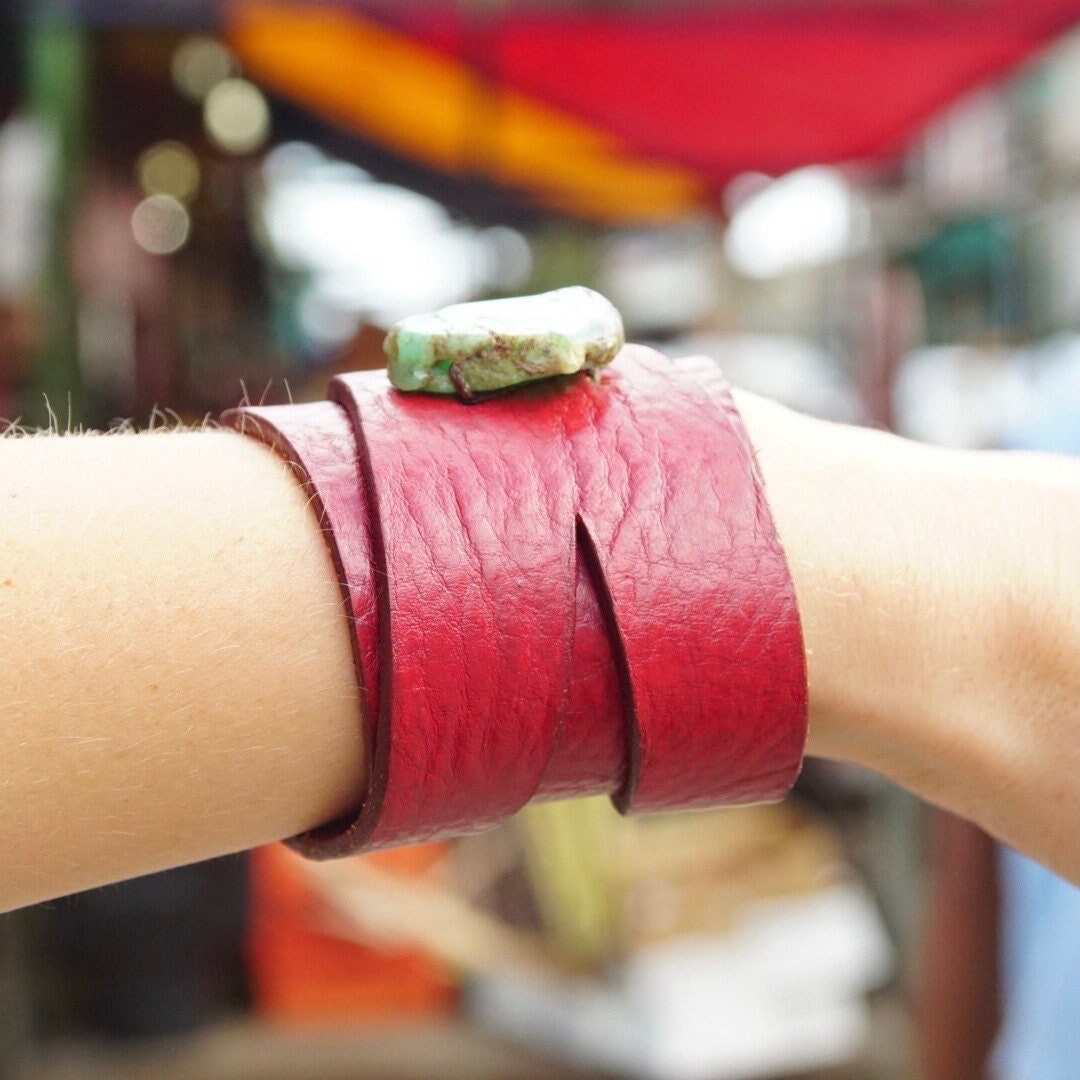 Vintage Tandy Red Leather & Turquoise Wrap Around Bracelet, Boho Style, Engraved Leather Cuff, Raw Turquoise Stone, Button Clasp, 8"