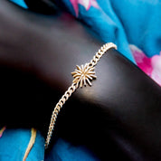 Vintage Sterling Silver Curb Link Starburst Bracelet, Geometric Silver Flower Accent, 3mm Curb Link Chain, Modernist, Unisex, 7 1/2" L
