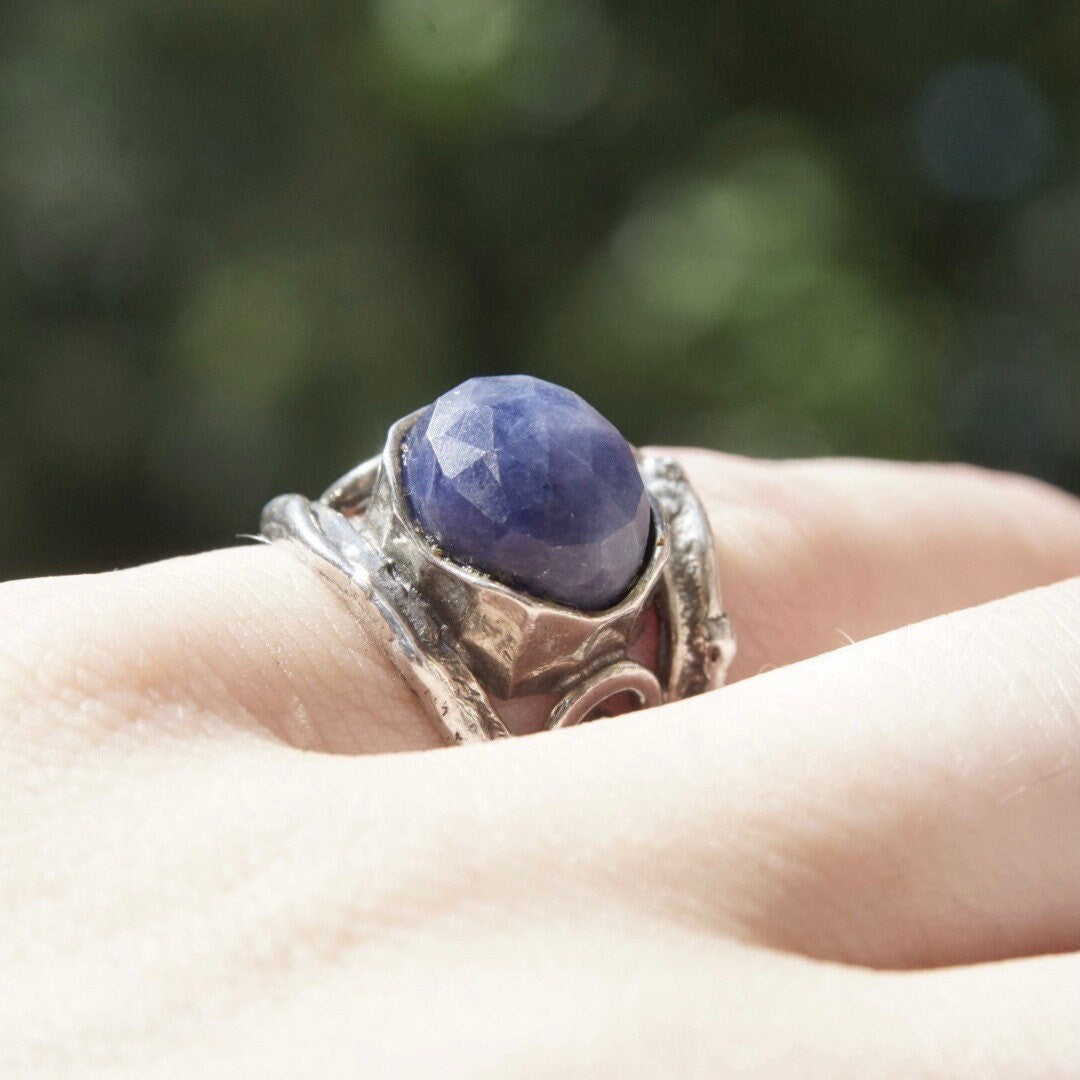 Vintage Sterling Silver Faceted Sodalite Ring, Hammered Silver Cut Out Ring With Swirl Design, Signed Israel 925, Size 7 1/4 US
