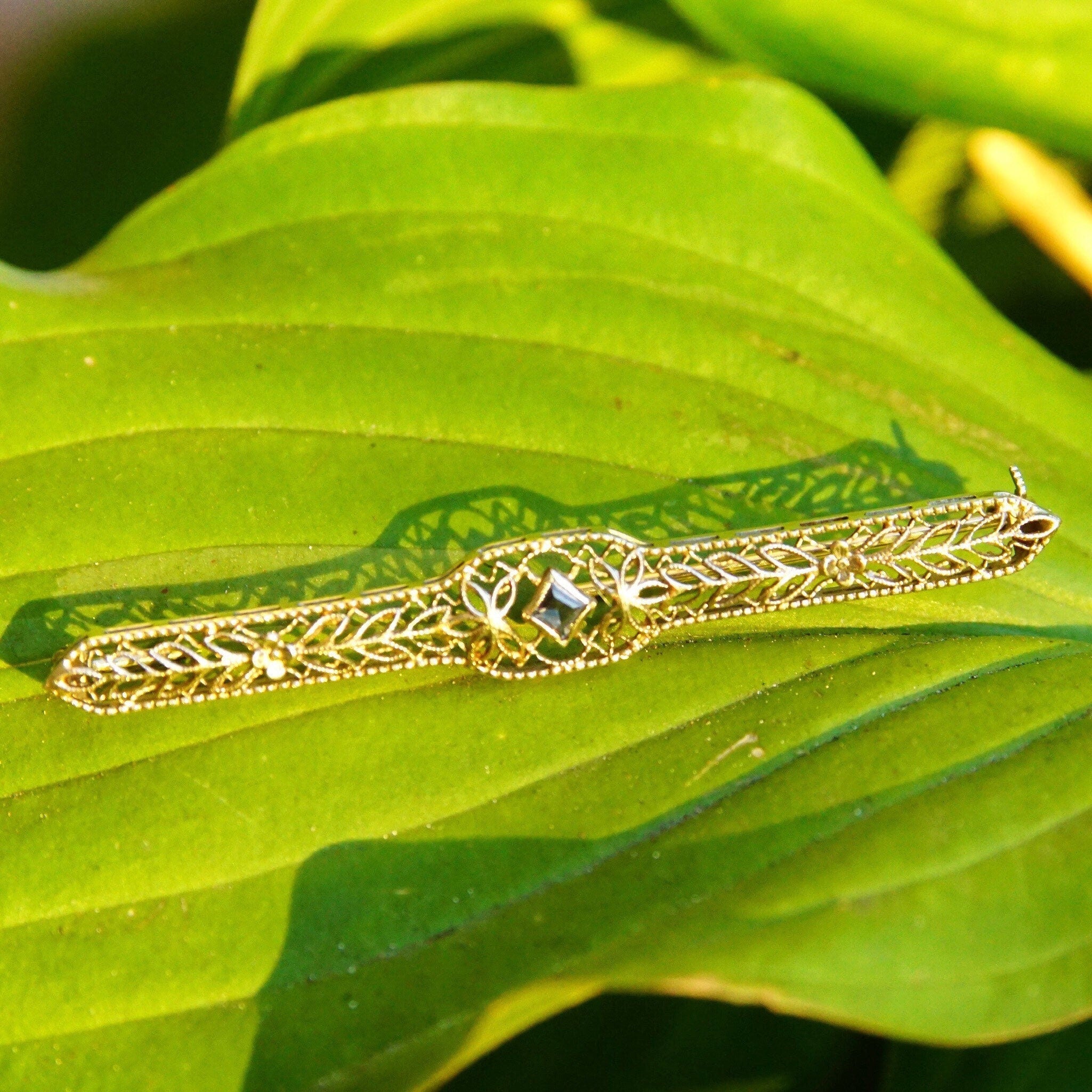 Antique Art Deco 14K White Gold Filigree & Sapphire Bar Pin, Floral Motifs, Faceted Square Gemstone, Ornate Gold Filigree Brooch, 2 1/2" L