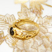 Vintage 10k Yellow & Rose Gold Onyx Ring, Split Shank Setting With Etched Leaf Vine Design, Black Onyx Gemstone, Size 9 3/4 US
