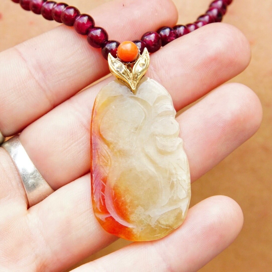 Vintage 14K Gold Carved Orange/White Jade Garnet Bead Pendant Necklace, Dark Purple Garnet Beads, 14K Filigree Clasp & Pendant Bail, 19" L