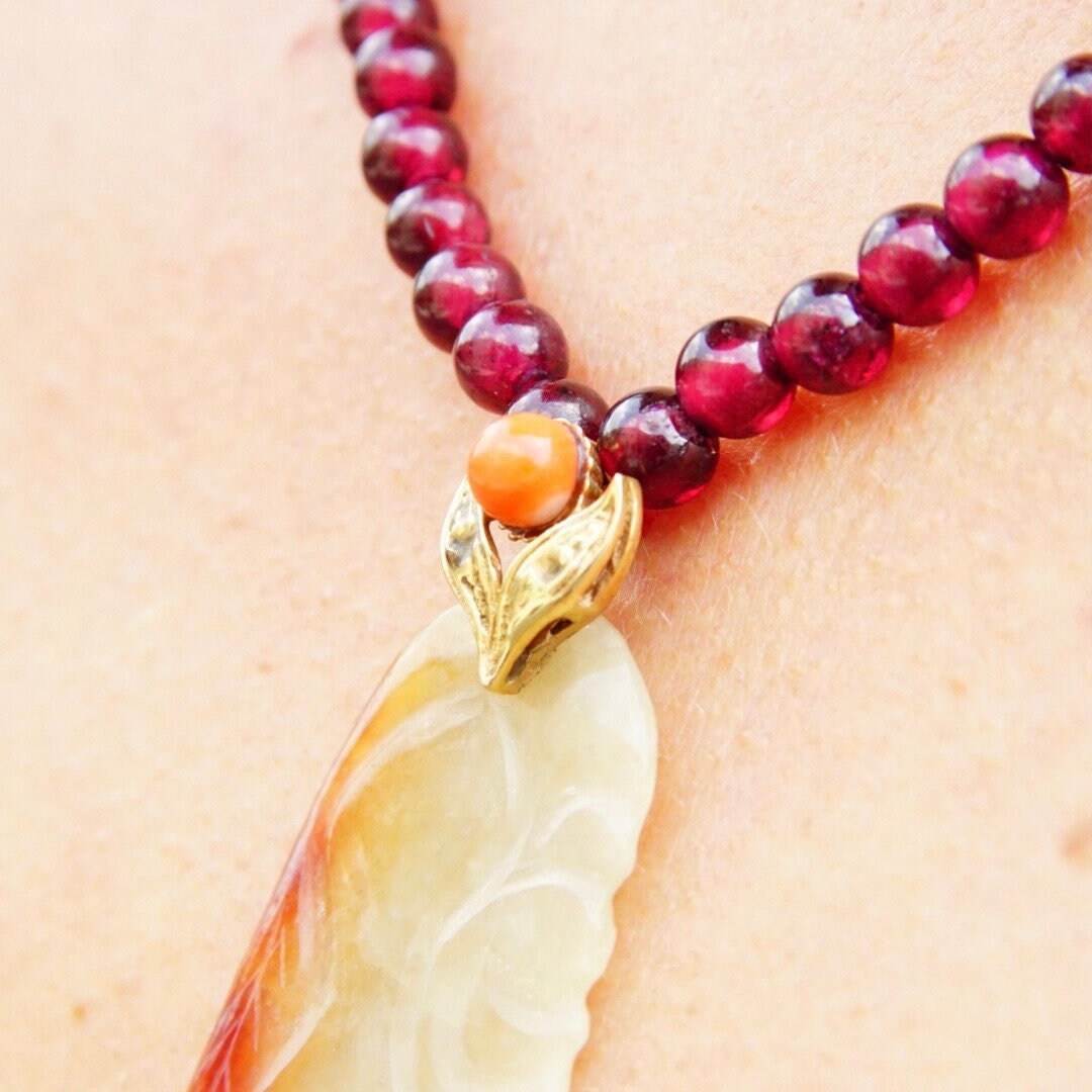 Vintage 14K Gold Carved Orange/White Jade Garnet Bead Pendant Necklace, Dark Purple Garnet Beads, 14K Filigree Clasp & Pendant Bail, 19" L