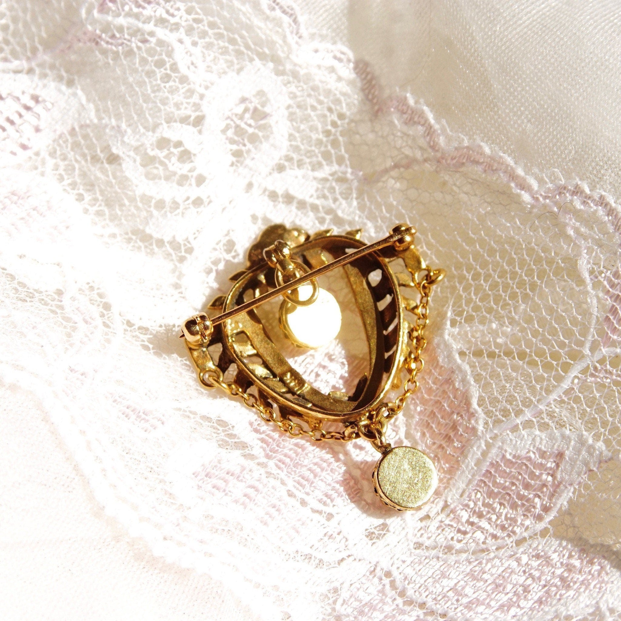 Vintage 14K Gold Akoya Pearl Floral Crest Lavaliere Pin, Embellished Gold Wreath Brooch, Crown Bezel Cup Setting, Art Nouveau, 1 1/2" L