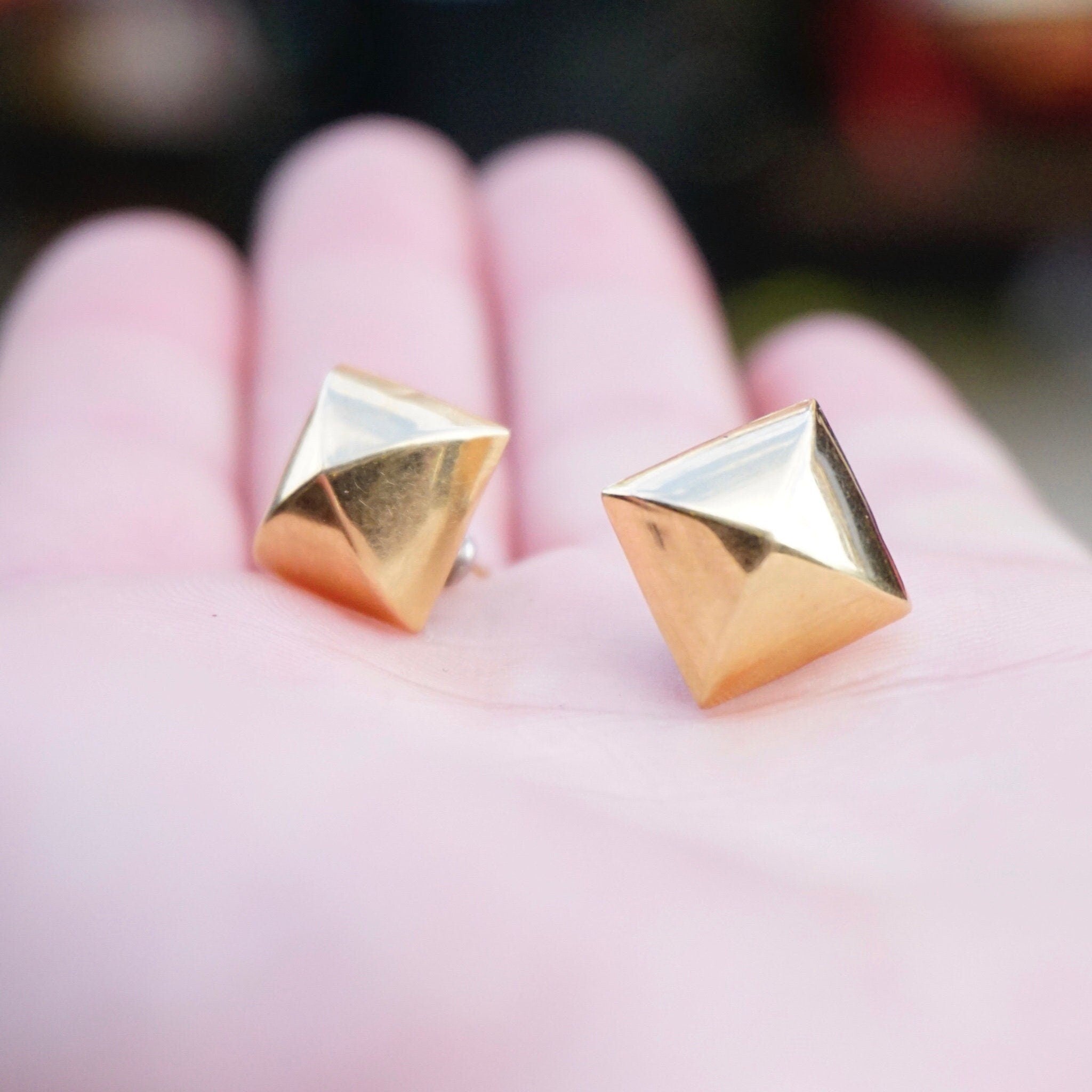14K Pyramid Post Earrings, Square Gold Stud Earrings, Minimalist Gold Earrings With Rounded Pyramid Design, 14K Gold Jewelry