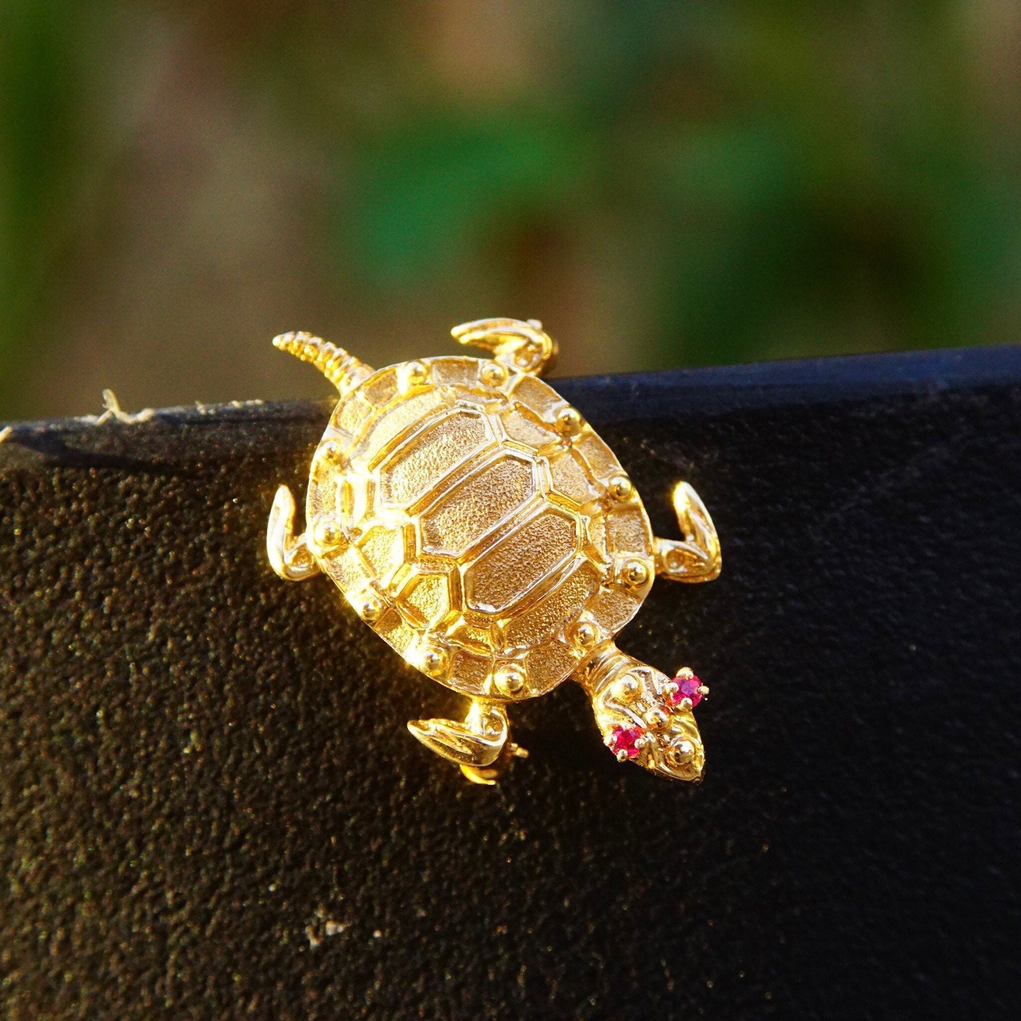 Vintage 14K Yellow Gold Ruby Eyed Turtle Brooch, Cute Turtle Pin With Small Ruby Gemstones, Animal Jewelry, 585