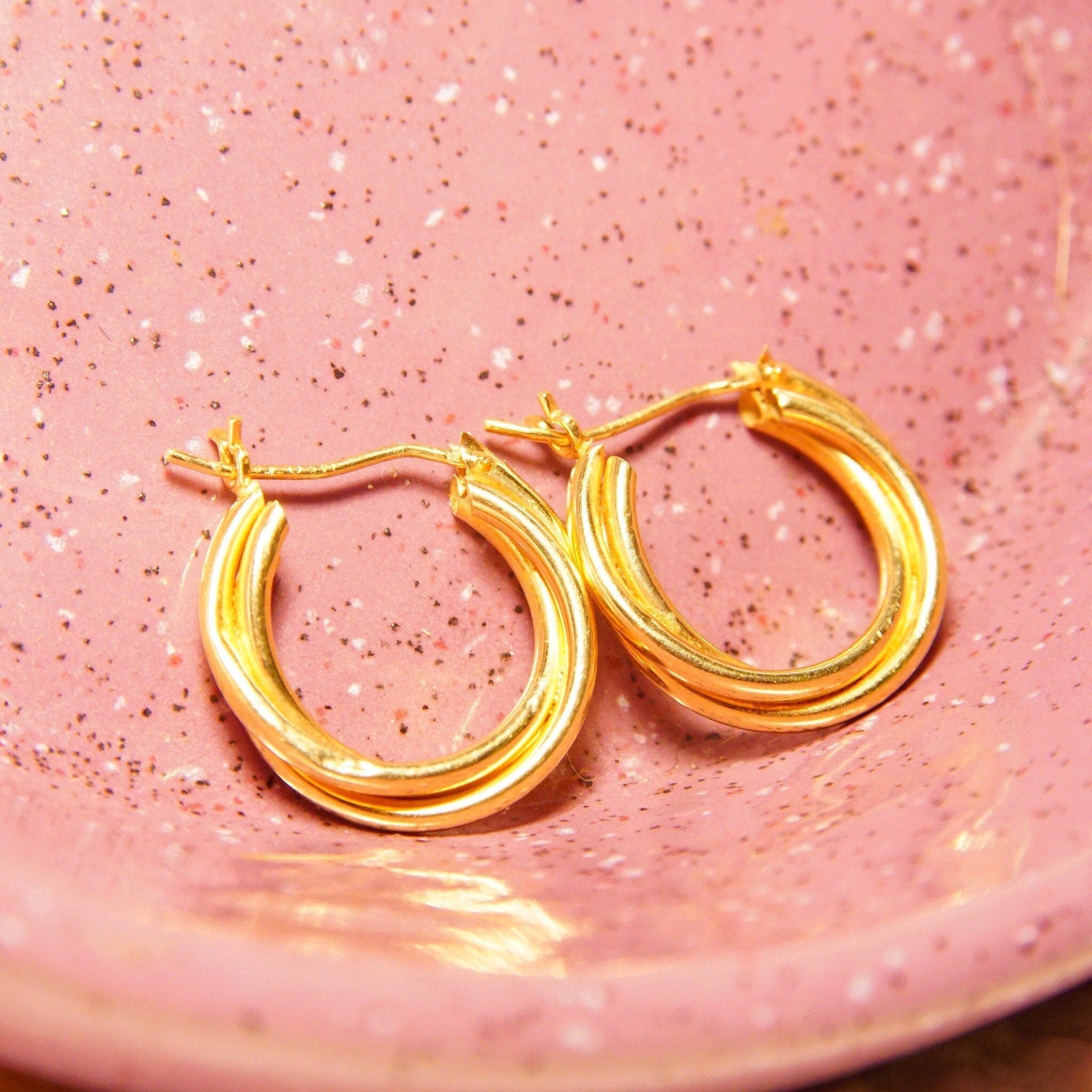 Vintage 14K Yellow Gold Spiral Wreath Hoop Earrings, Small Hollow Tube Hoops, Twist Around Hoops, Cute 585 Accessories, 17mm