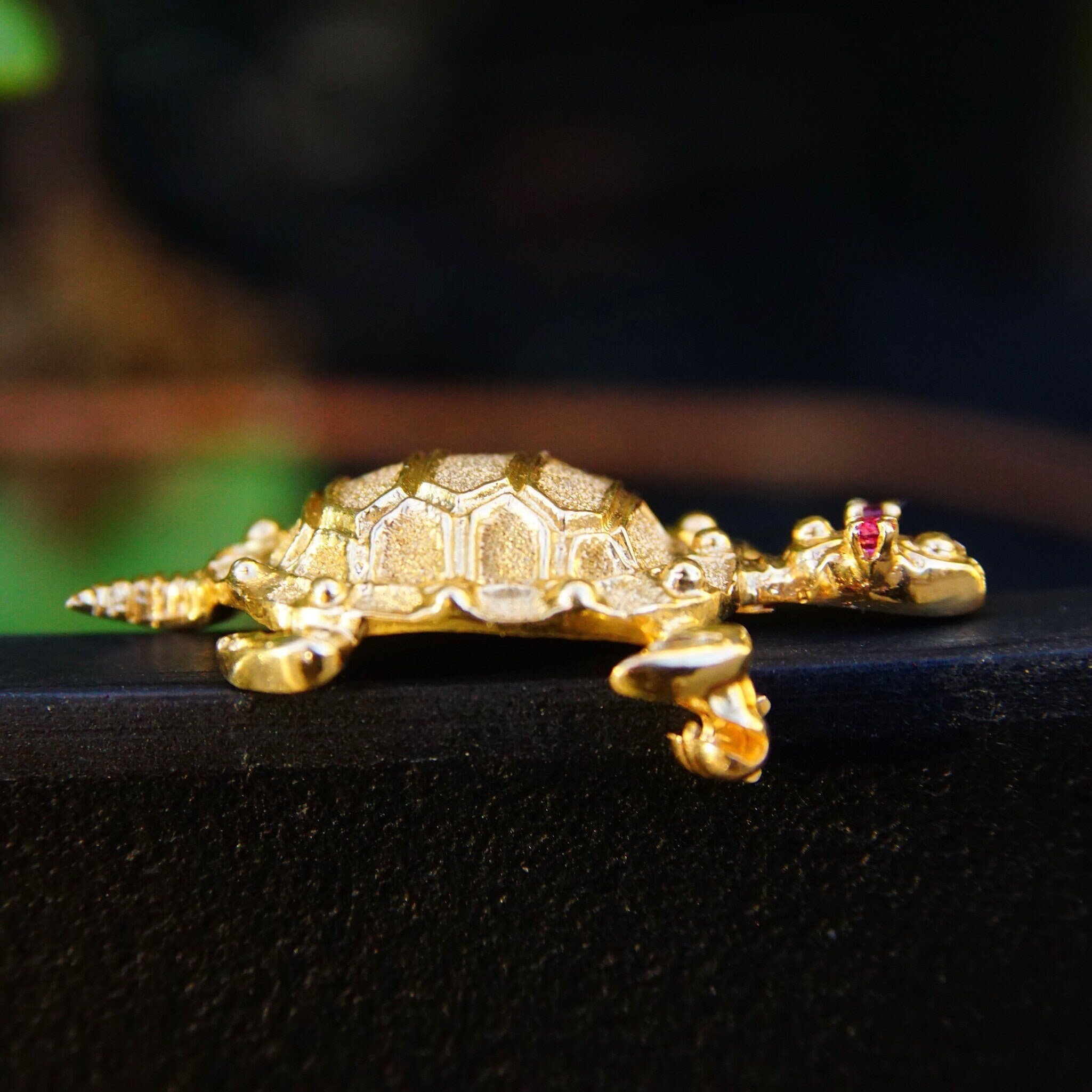 Vintage 14K Yellow Gold Ruby Eyed Turtle Brooch, Cute Turtle Pin With Small Ruby Gemstones, Animal Jewelry, 585