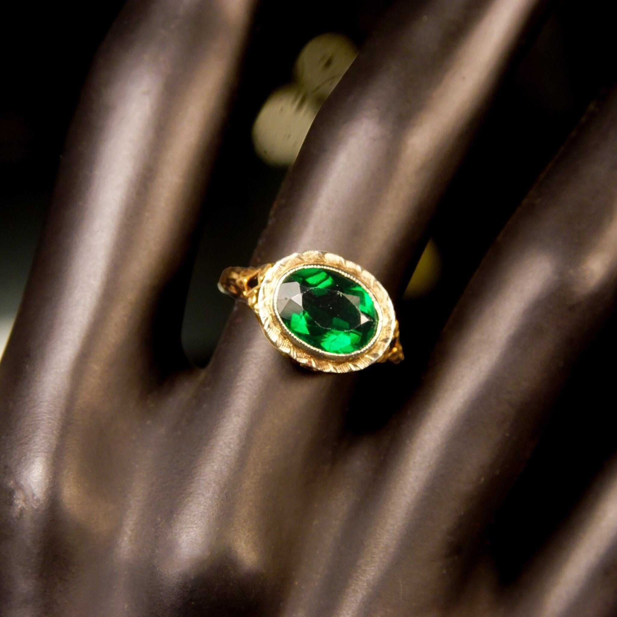 Vintage Art Deco 14K Gold Chrome Tourmaline Cocktail Ring, Yellow Gold Filigree, White Gold Bezel Setting, Oval-Cut Gemstone, Size 6 1/4 US